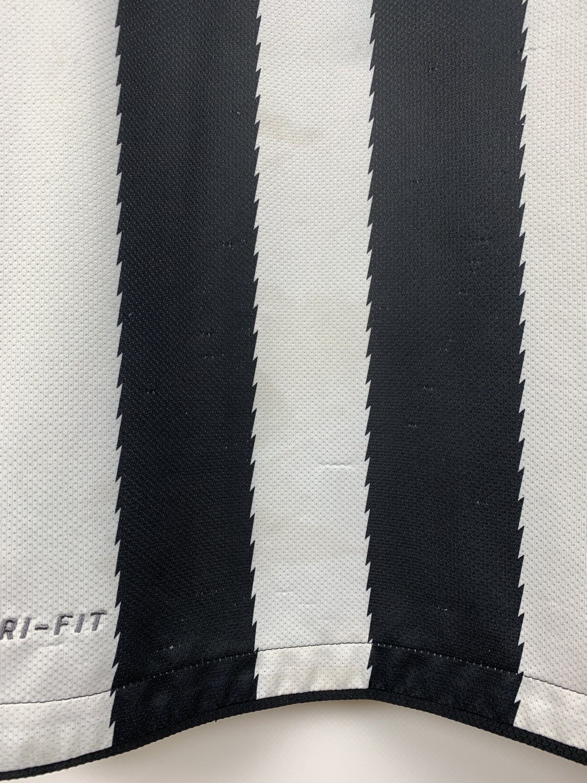 Nike 2010-11 Nike Juventus Home Soccer Jersey Size US S / EU 44-46 / 1 - 9 Thumbnail