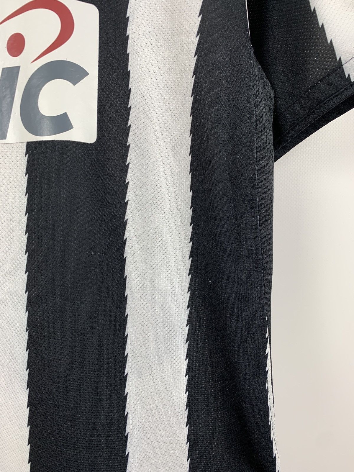 Nike 2010-11 Nike Juventus Home Soccer Jersey Size US S / EU 44-46 / 1 - 10 Thumbnail