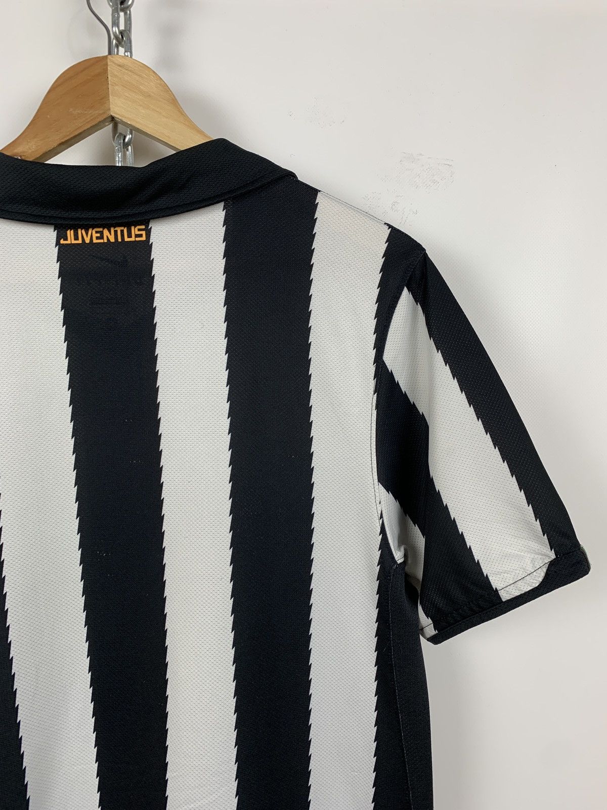 Nike 2010-11 Nike Juventus Home Soccer Jersey Size US S / EU 44-46 / 1 - 12 Thumbnail