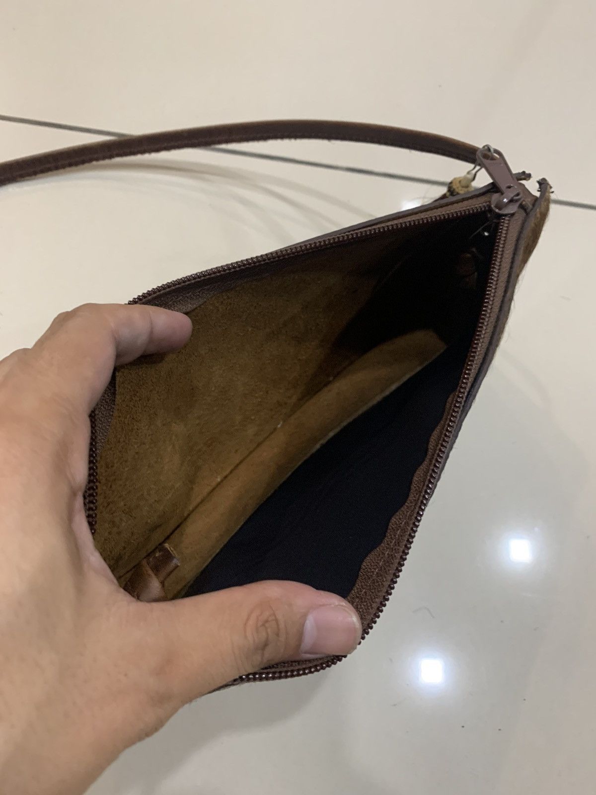 Genuine Leather FULL LEATHER TWO BAR WEST BOX SHOULDER BAG HANDBAG RARE Size ONE SIZE - 6 Thumbnail