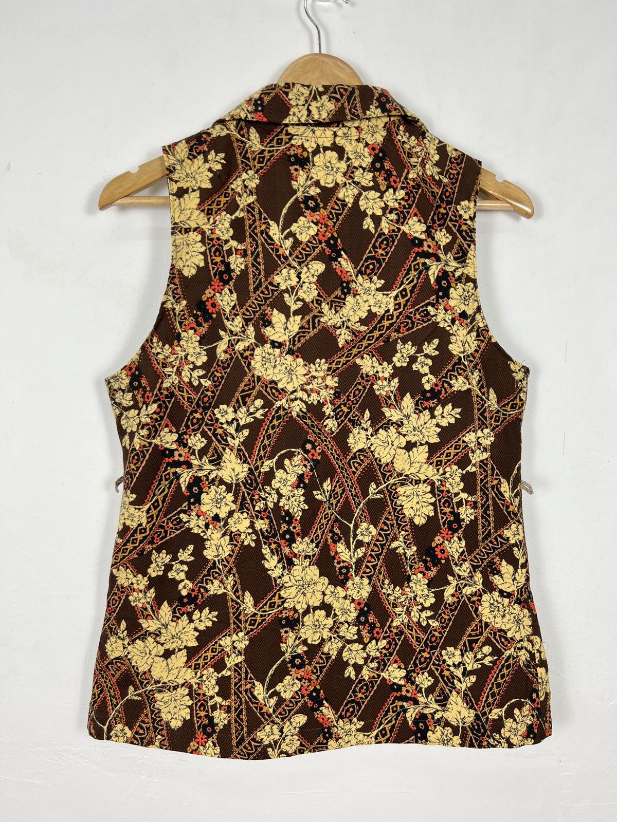 Japanese Brand Vintage Japanese Brand Floral Pattern Vest Size US S / EU 44-46 / 1 - 7 Thumbnail