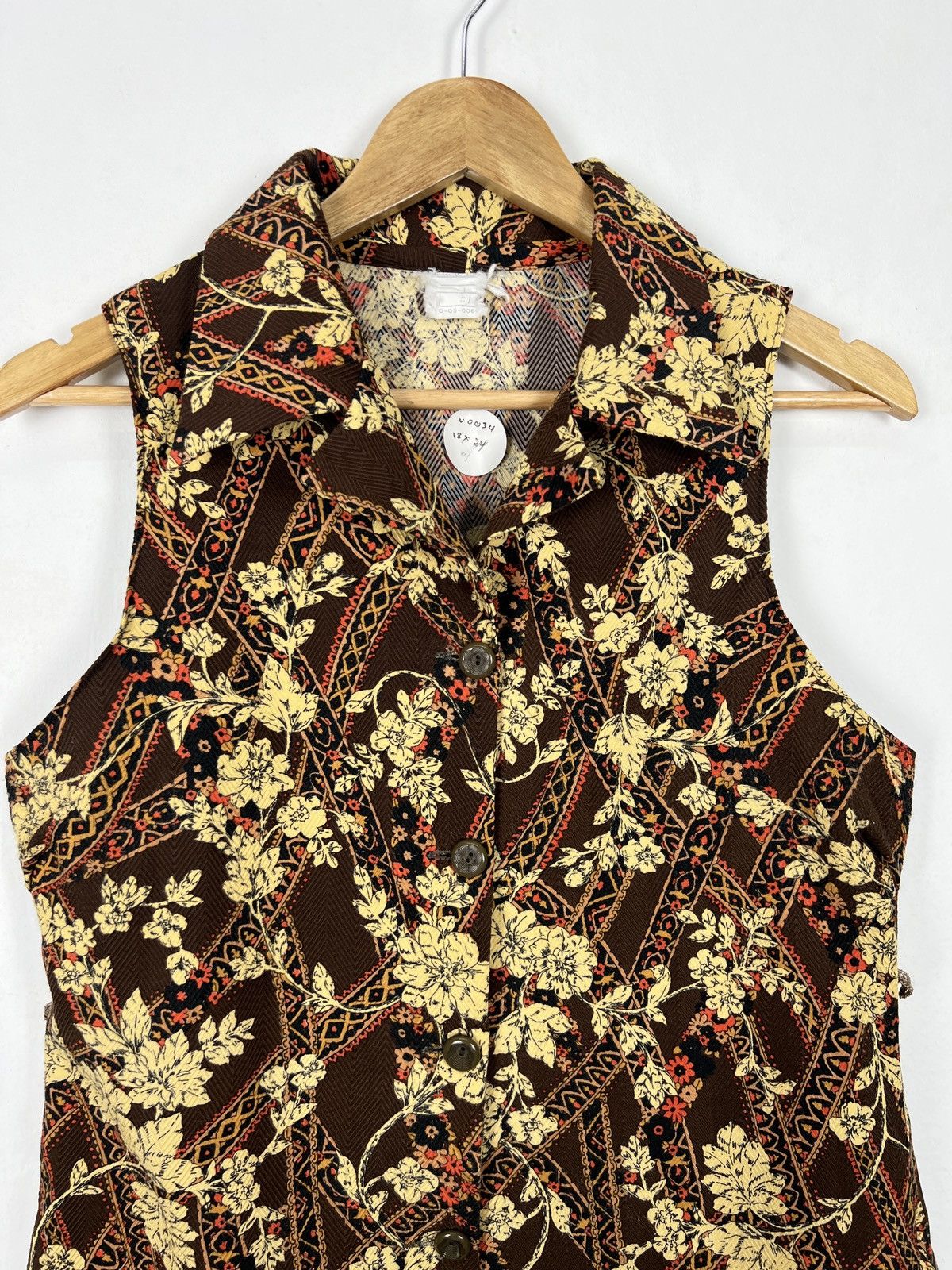 Japanese Brand Vintage Japanese Brand Floral Pattern Vest Size US S / EU 44-46 / 1 - 2 Thumbnail
