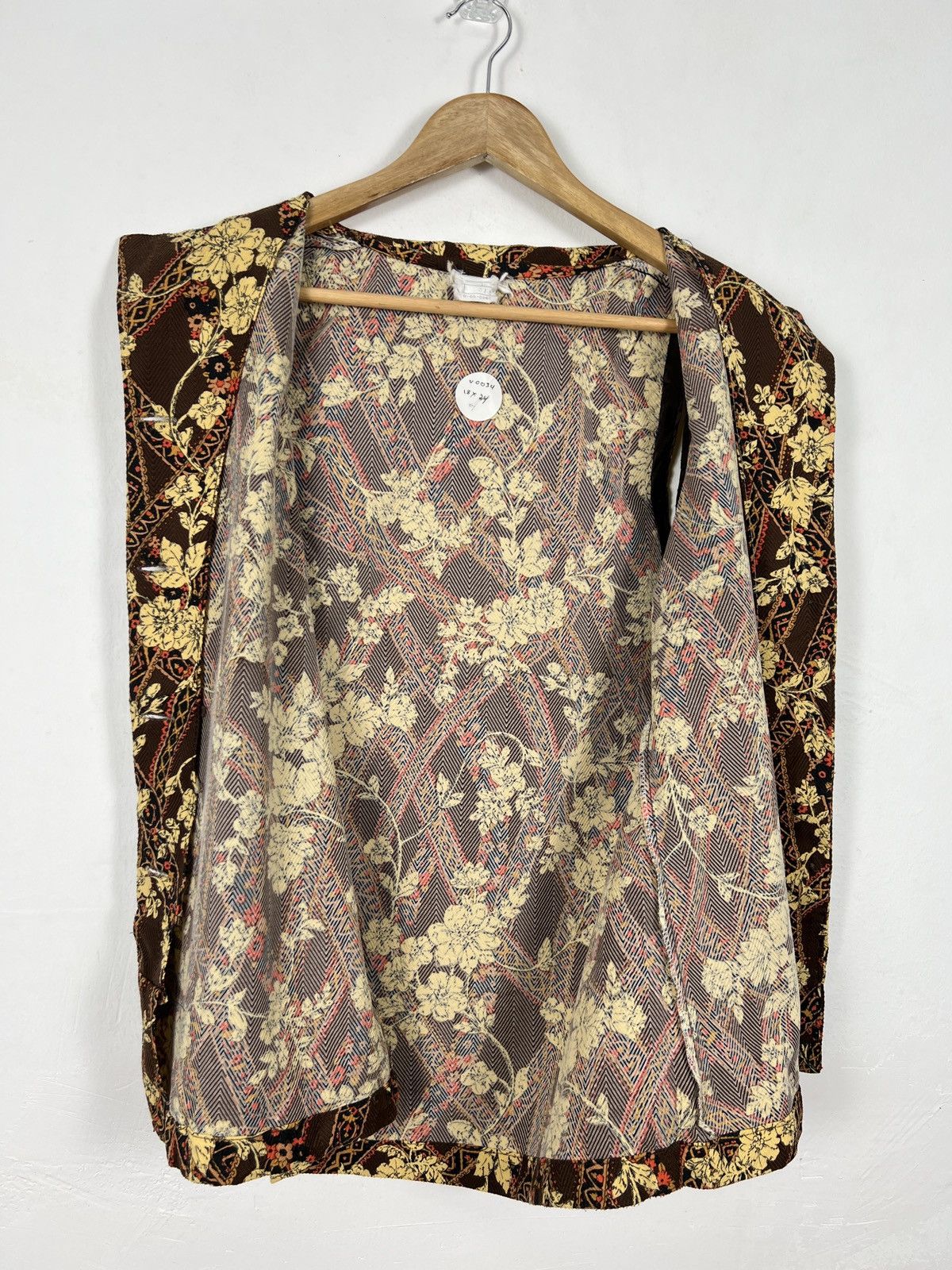Japanese Brand Vintage Japanese Brand Floral Pattern Vest Size US S / EU 44-46 / 1 - 8 Thumbnail
