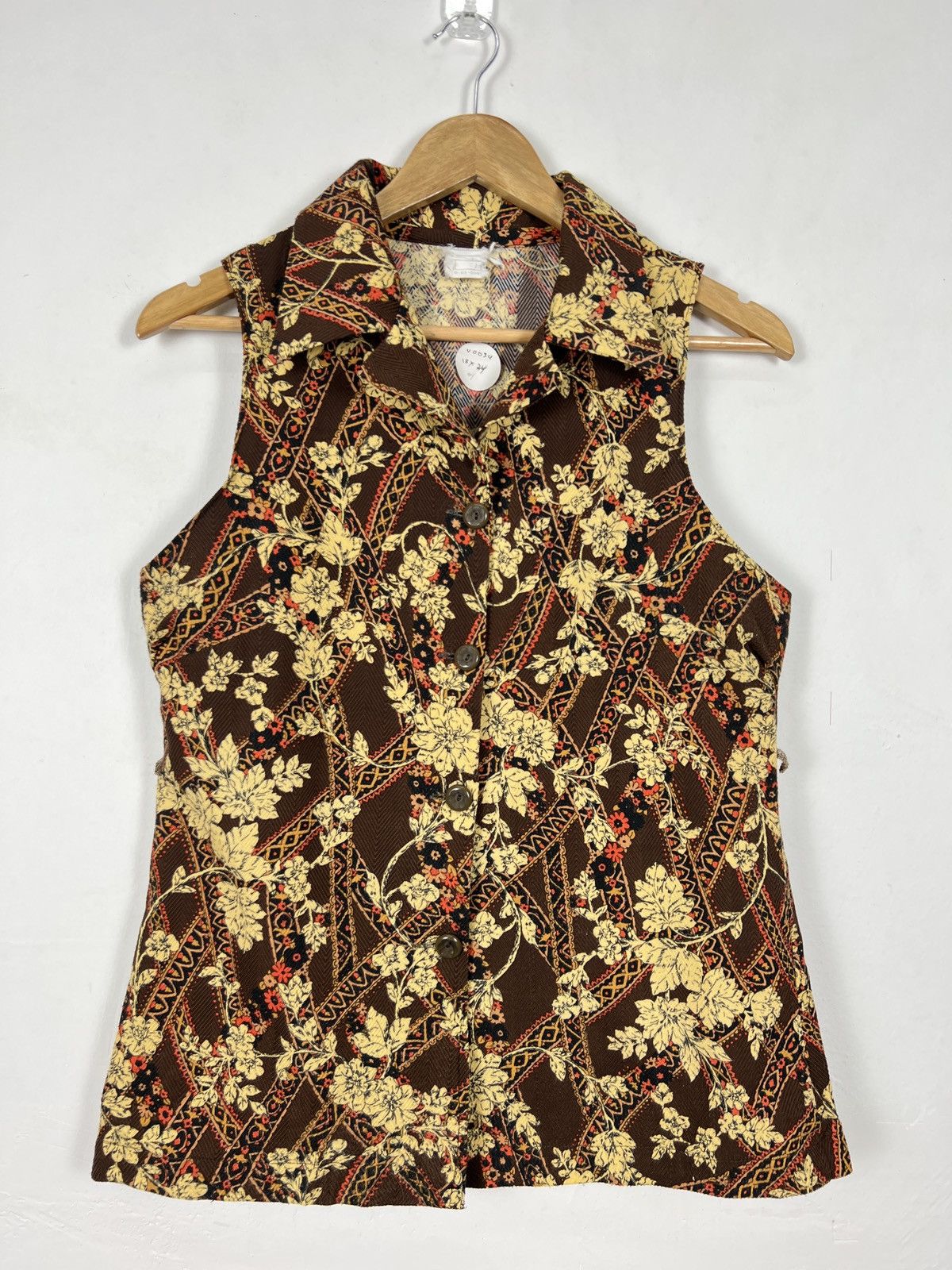 Japanese Brand Vintage Japanese Brand Floral Pattern Vest Size US S / EU 44-46 / 1 - 1 Thumbnail