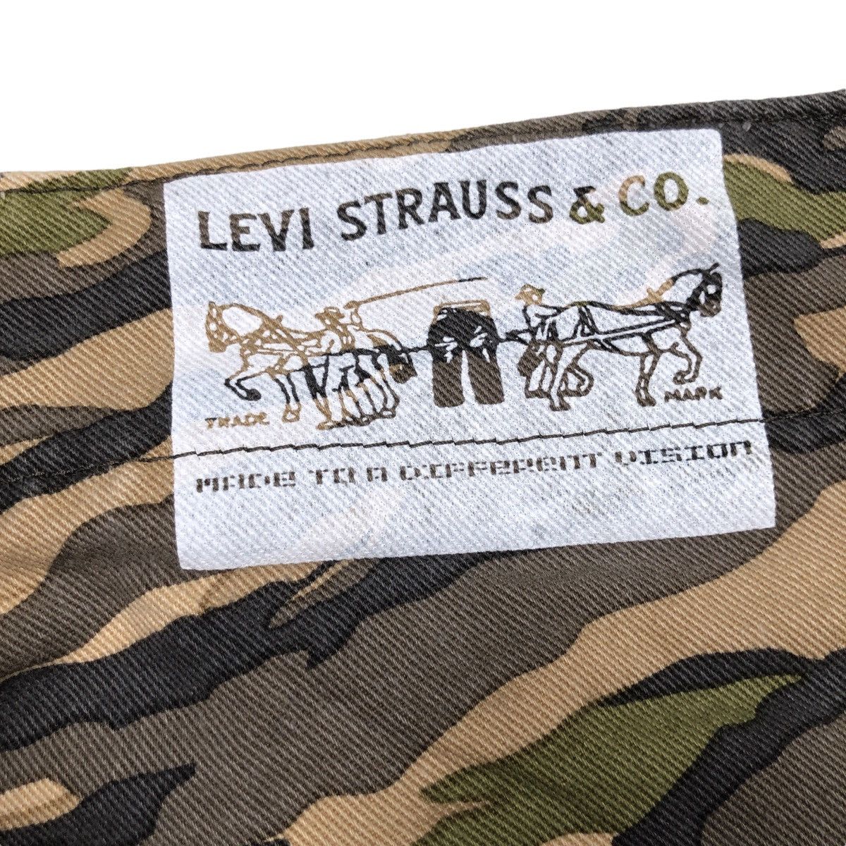 Comme des Garcons AD2003 Comme des Garçons x Junya Watanabe x Levis Tiger Camo Size US 29 - 13 Thumbnail