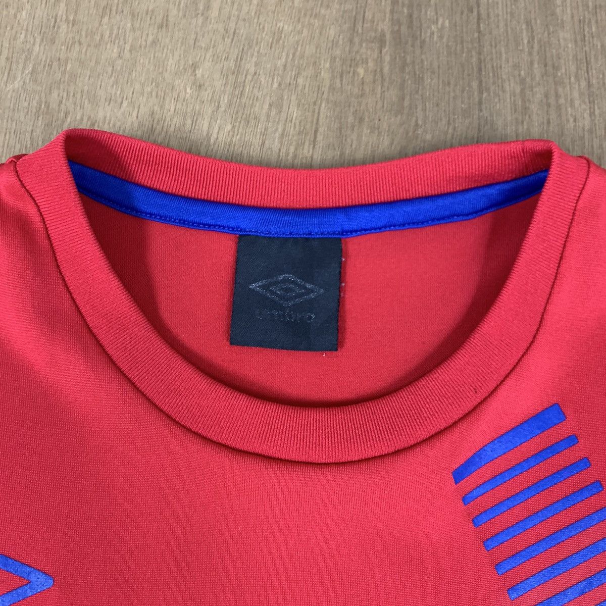 Descente UMBRO DESCENTE Spellout Big Logo Training Soccer Jersey Tee Size US S / EU 44-46 / 1 - 9 Thumbnail