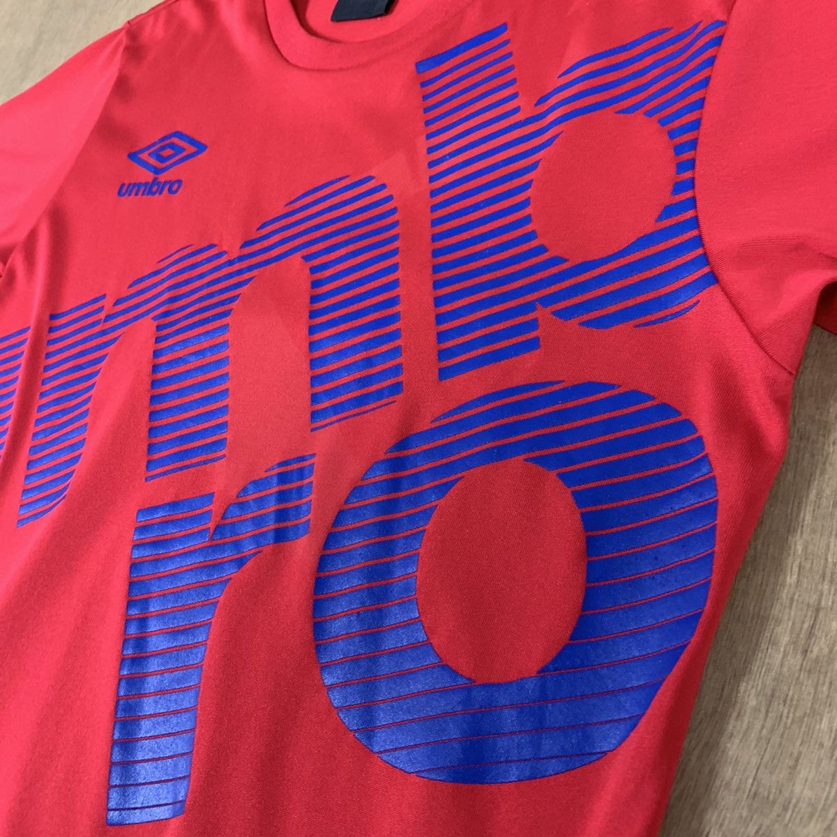 Descente UMBRO DESCENTE Spellout Big Logo Training Soccer Jersey Tee Size US S / EU 44-46 / 1 - 7 Thumbnail