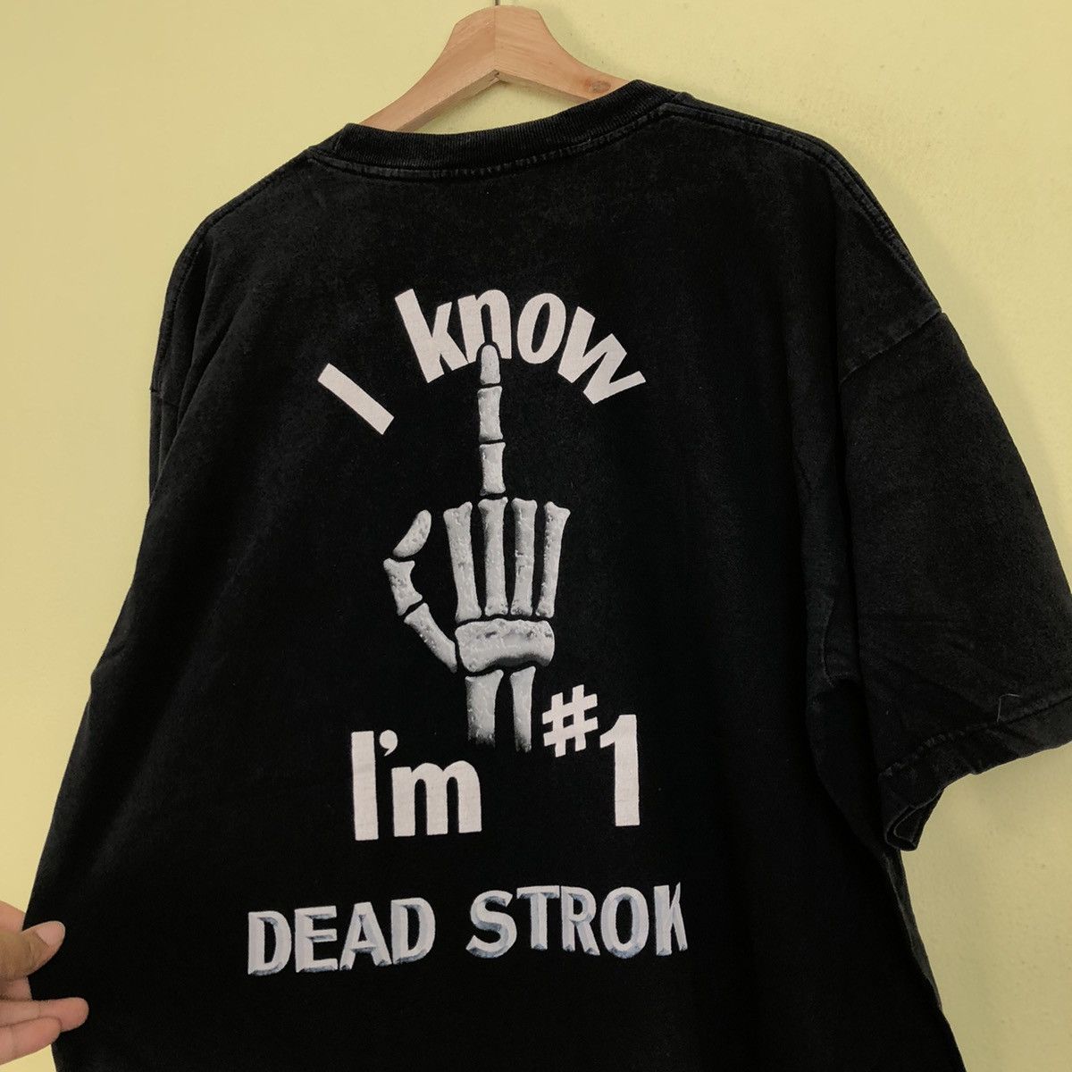 Vintage Vintage Middle Finger Big Logo T-Shirt Short Sleeve Size US XL / EU 56 / 4 - 7 Thumbnail
