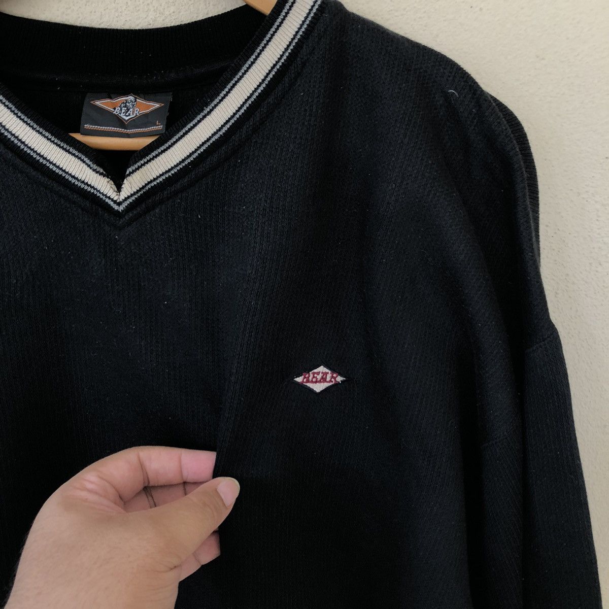 Japanese Brand VINTAGE SWEATSHIRT BEAR SMALL LOGO Size US L / EU 52-54 / 3 - 3 Thumbnail