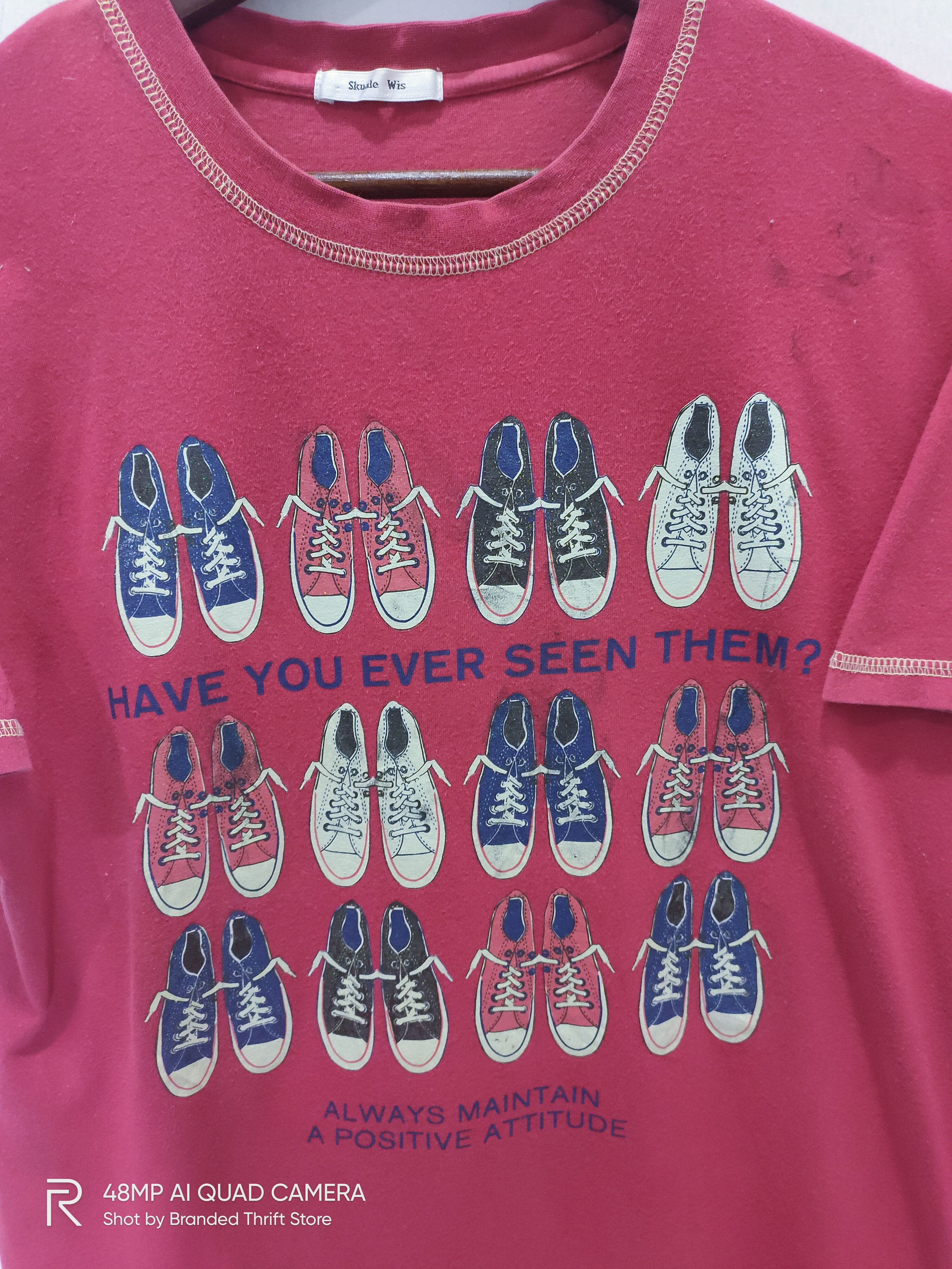 Vintage SKUALE WIS Big Logo Sneakers Graphic Printed Streetwear Tee Size US M / EU 48-50 / 2 - 3 Thumbnail