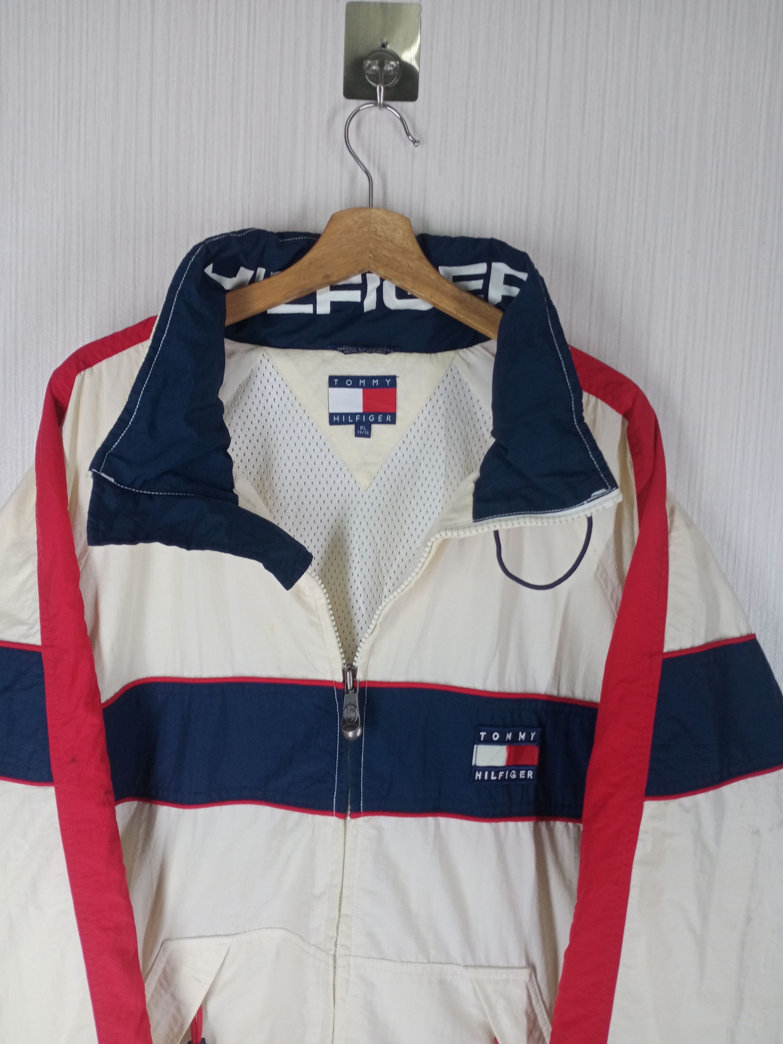Tommy Hilfiger Rare Vintage Tommy Hilfiger Jacket Size US XL / EU 56 / 4 - 4 Thumbnail