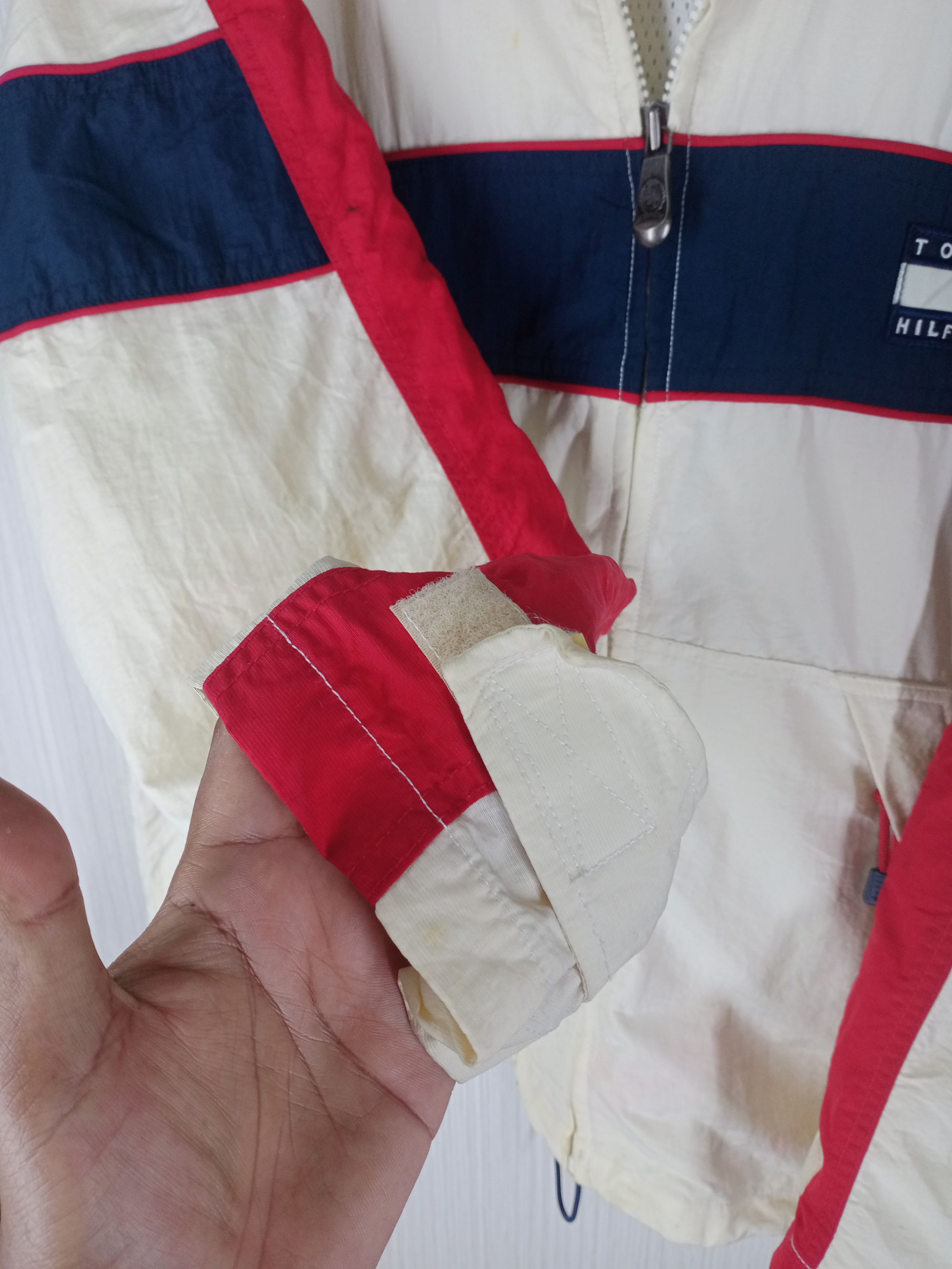 Tommy Hilfiger Rare Vintage Tommy Hilfiger Jacket Size US XL / EU 56 / 4 - 8 Thumbnail