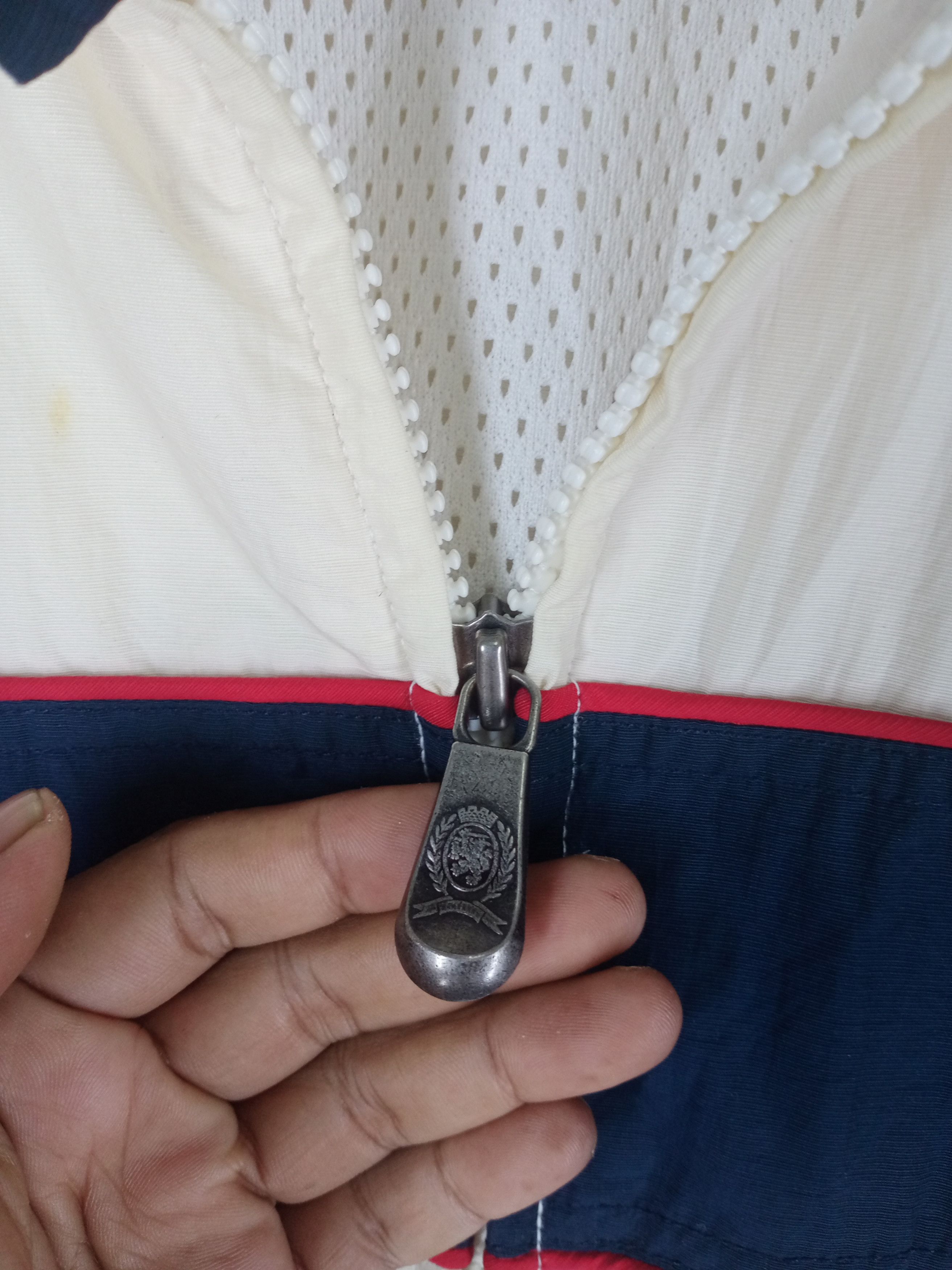 Tommy Hilfiger Rare Vintage Tommy Hilfiger Jacket Size US XL / EU 56 / 4 - 6 Thumbnail