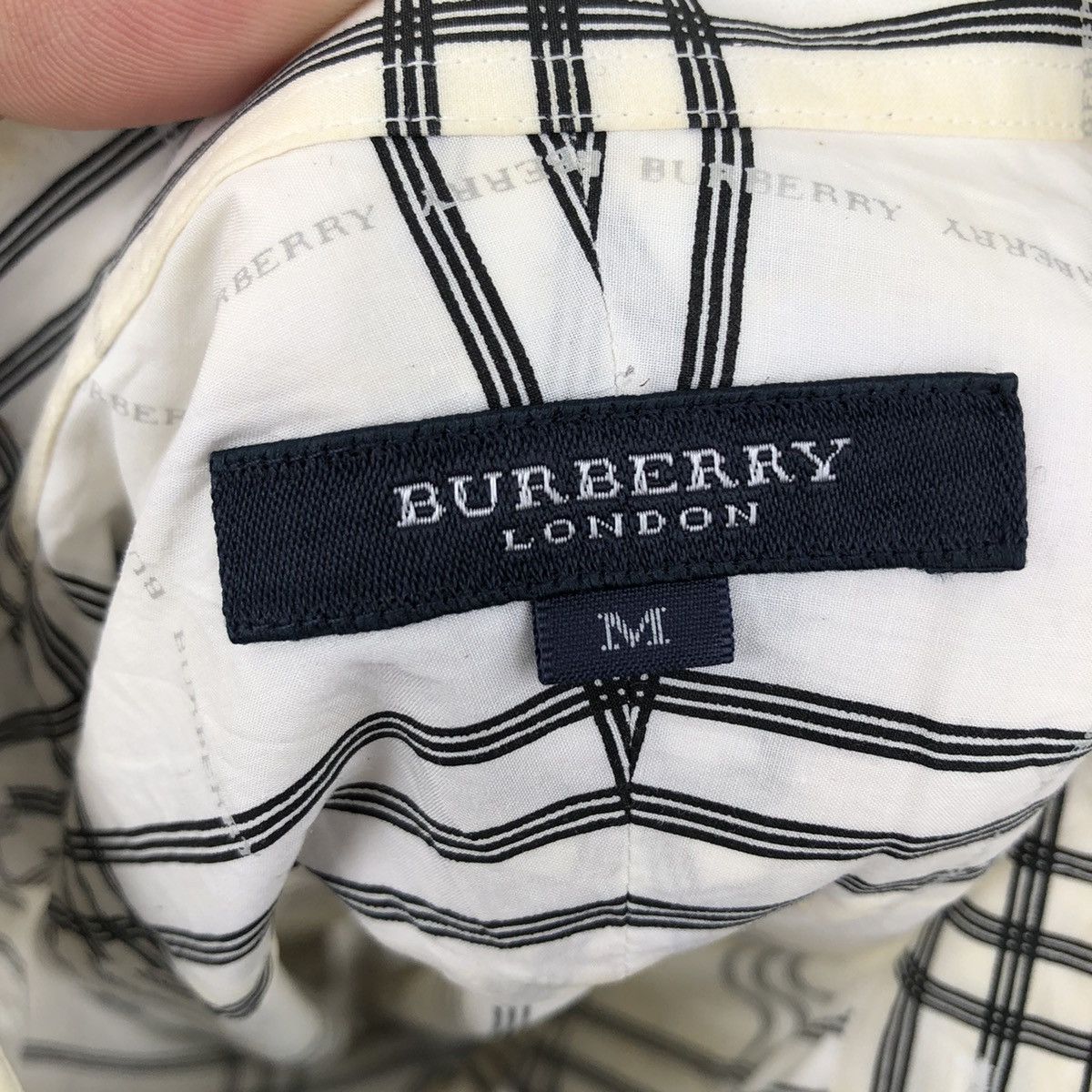 Burberry VINTAGE BURBERRY LONDON SHIRT BUTTON UPS Size US M / EU 48-50 / 2 - 8 Thumbnail