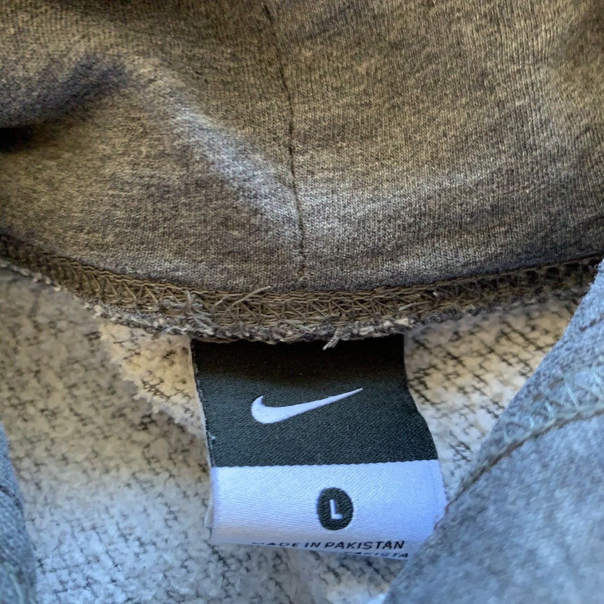 Nike Vintage 2000s Nike Embroidered Swoosh Pullover Hoodie Large Size US L / EU 52-54 / 3 - 4 Thumbnail