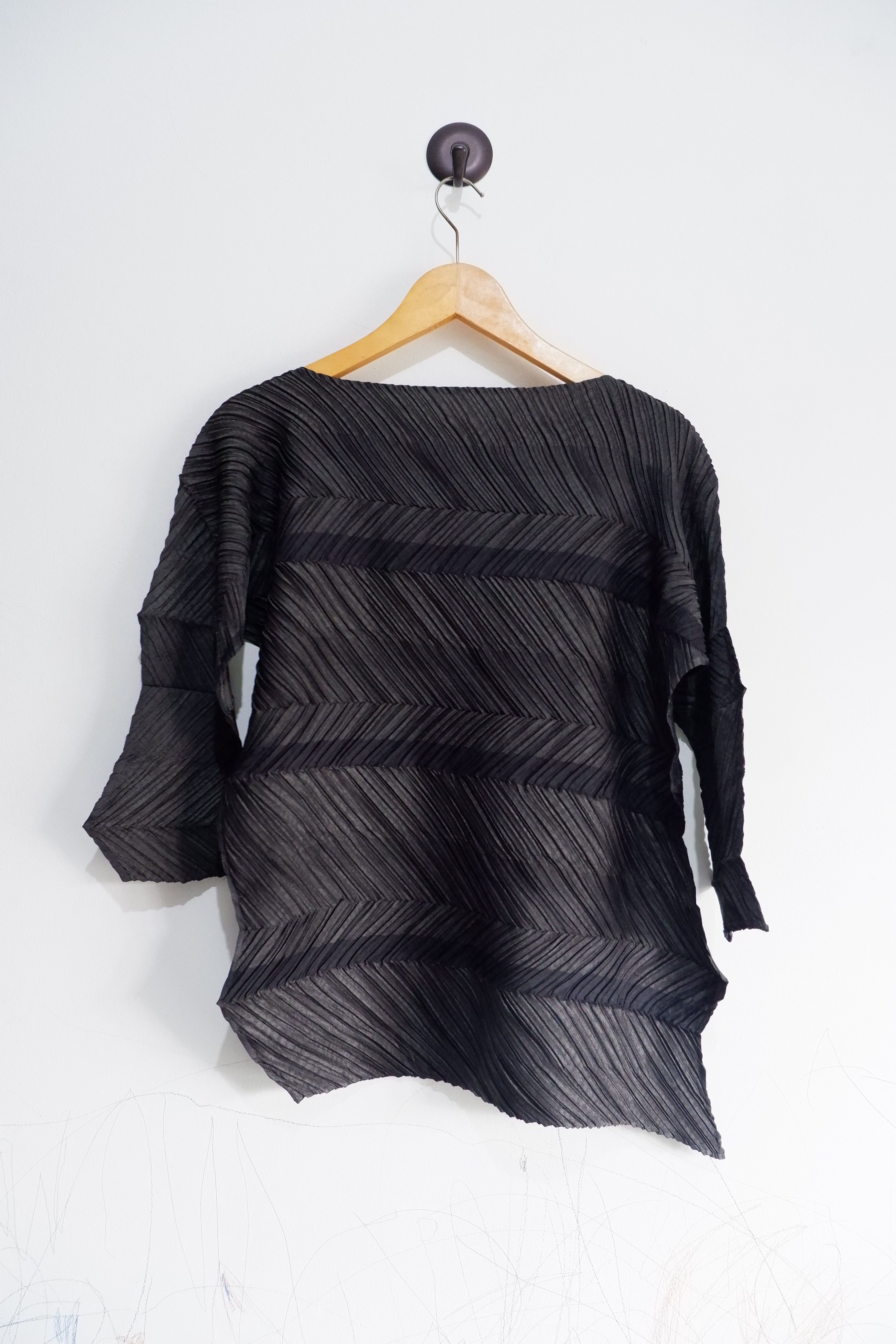 Pleats Please Issey Miyake 2010 Issey Miyake Asymetric Zigzag Pleats Blouse Size M / US 6-8 / IT 42-44 - 10 Thumbnail