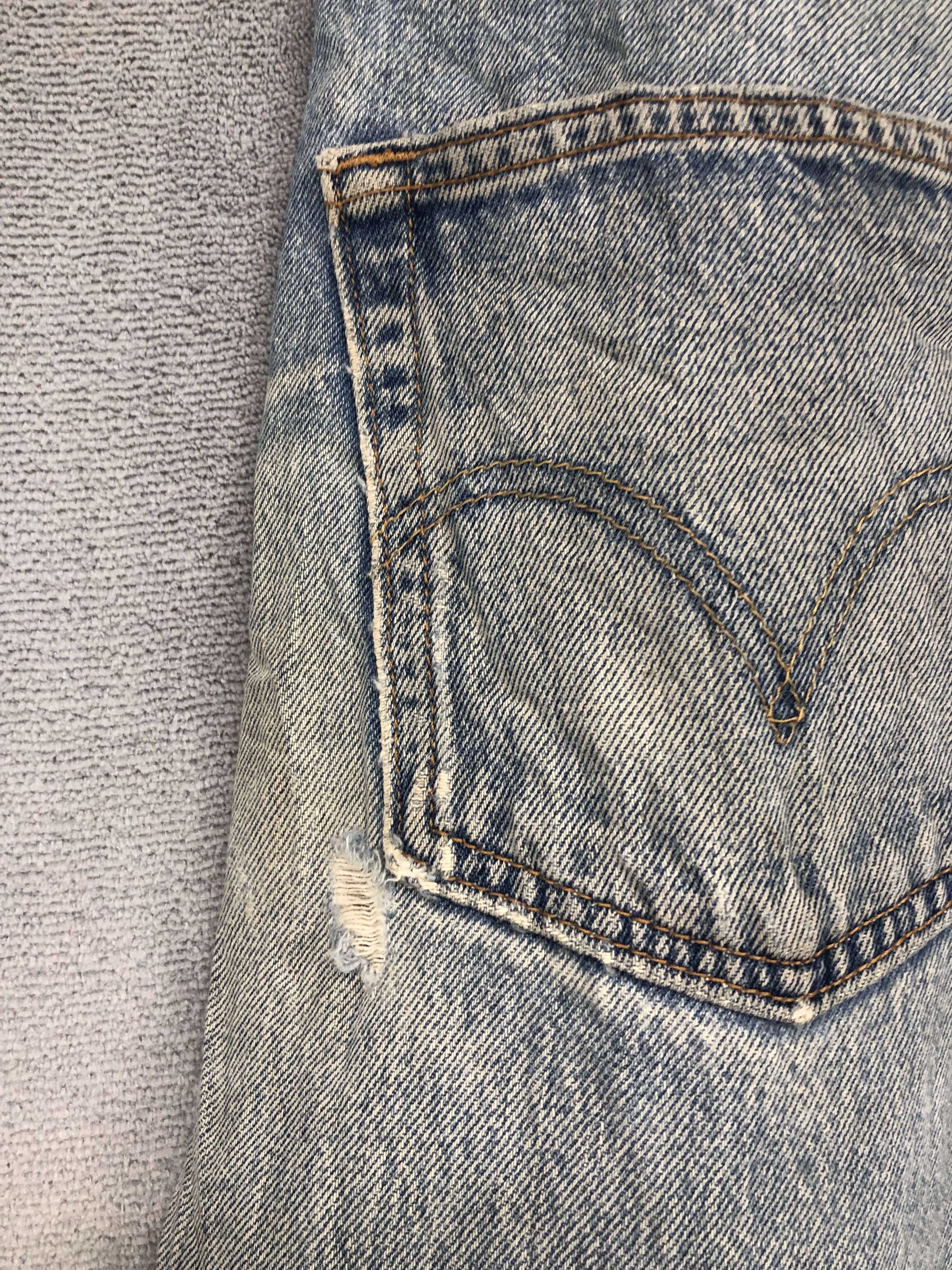 Levi's Vintage 90s Levis 501xx Distressed Ripped Jeans 32x32 Size US 32 / EU 48 - 11 Thumbnail