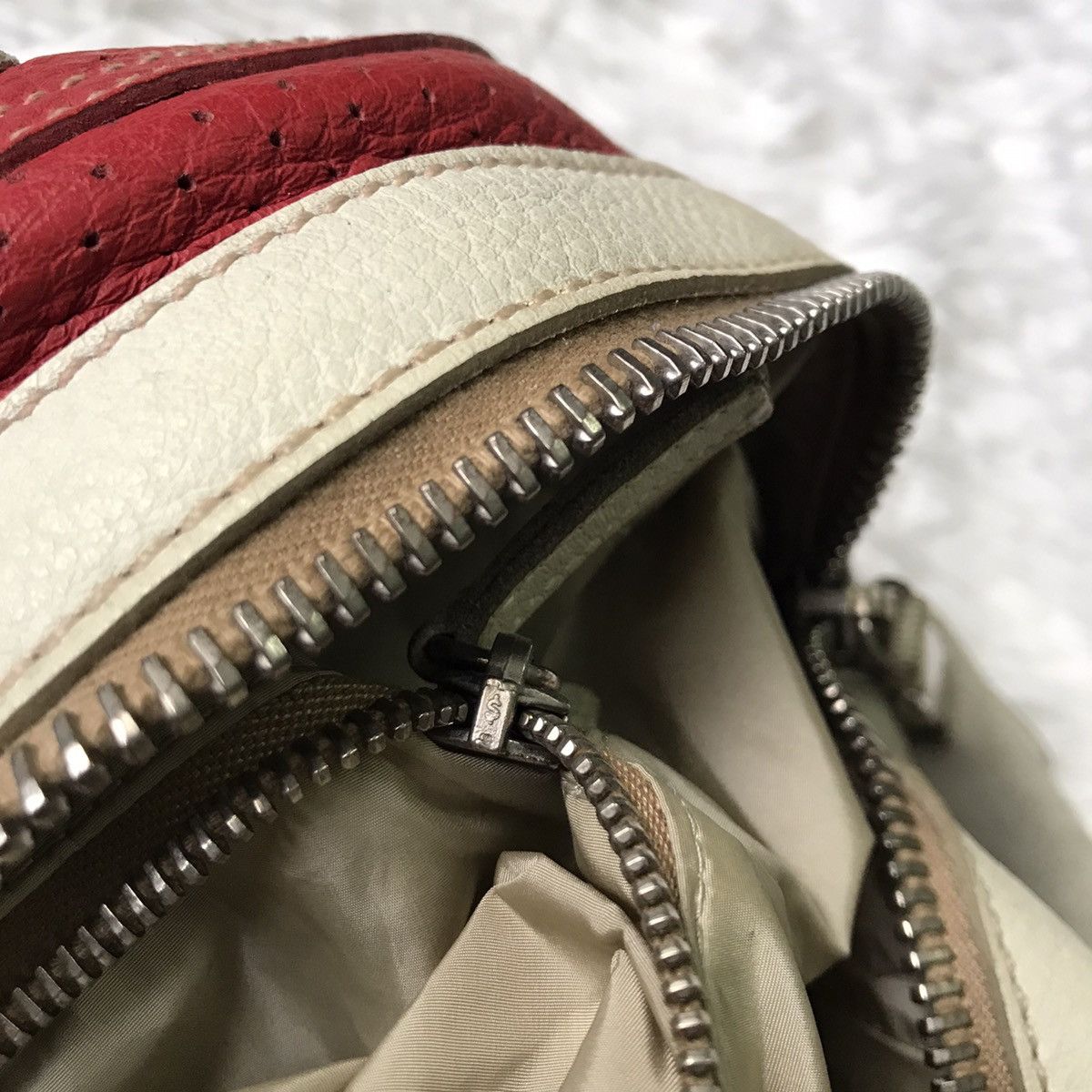 Prada Rare Prada Leather Bag Size ONE SIZE - 14 Thumbnail