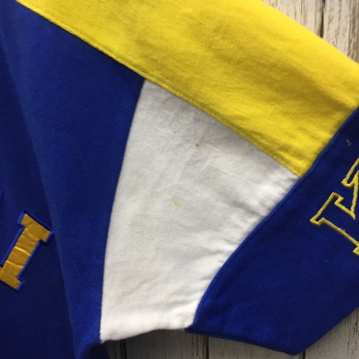 Karl Kani Rare Karl Kani Sport All Logo&Spellout Embroidery Vneck Tee Size US XL / EU 56 / 4 - 7 Thumbnail