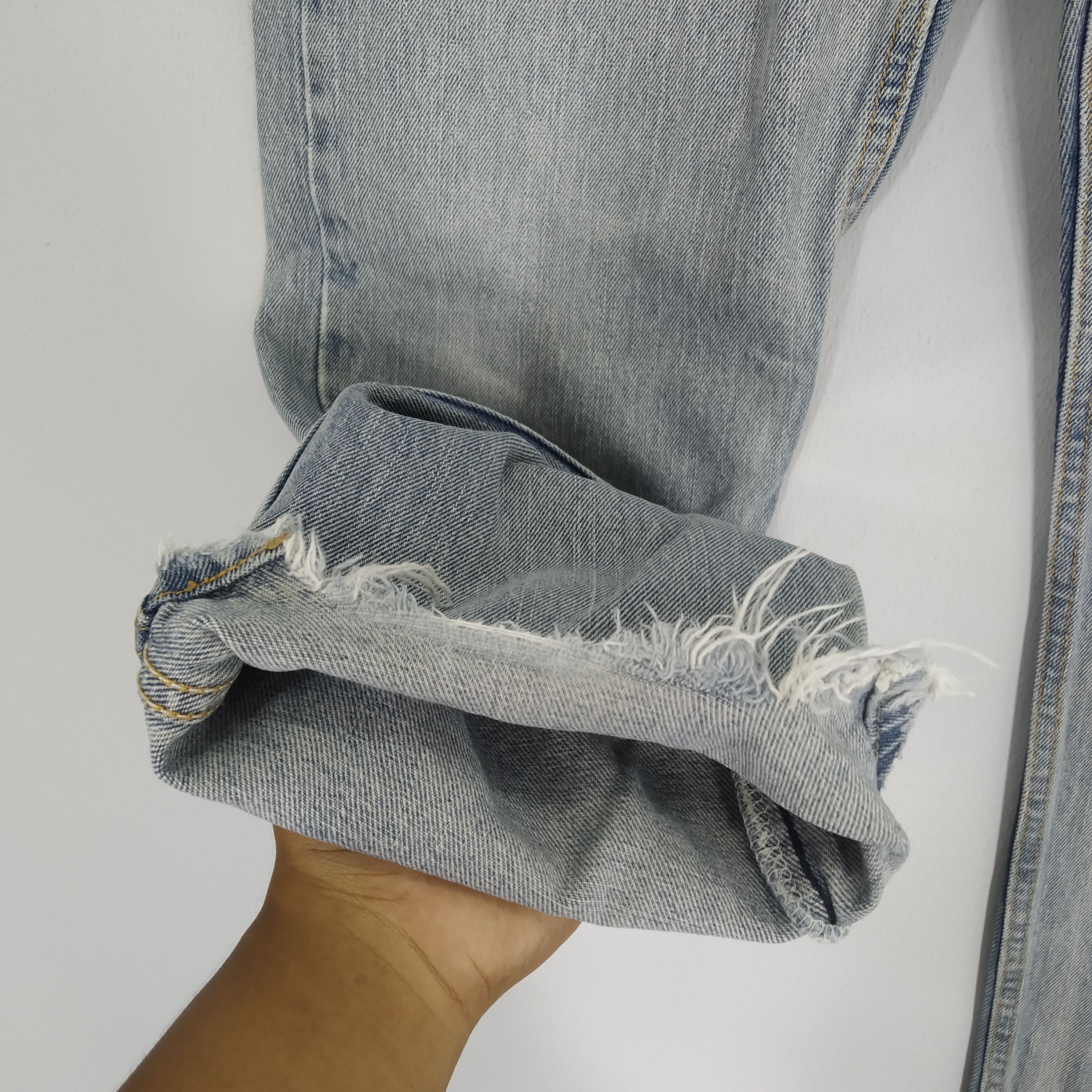 Levi's Vintage 90s Levi's 505 Regular Fit Faded Blue Jeans Ripped Size US 34 / EU 50 - 8 Thumbnail