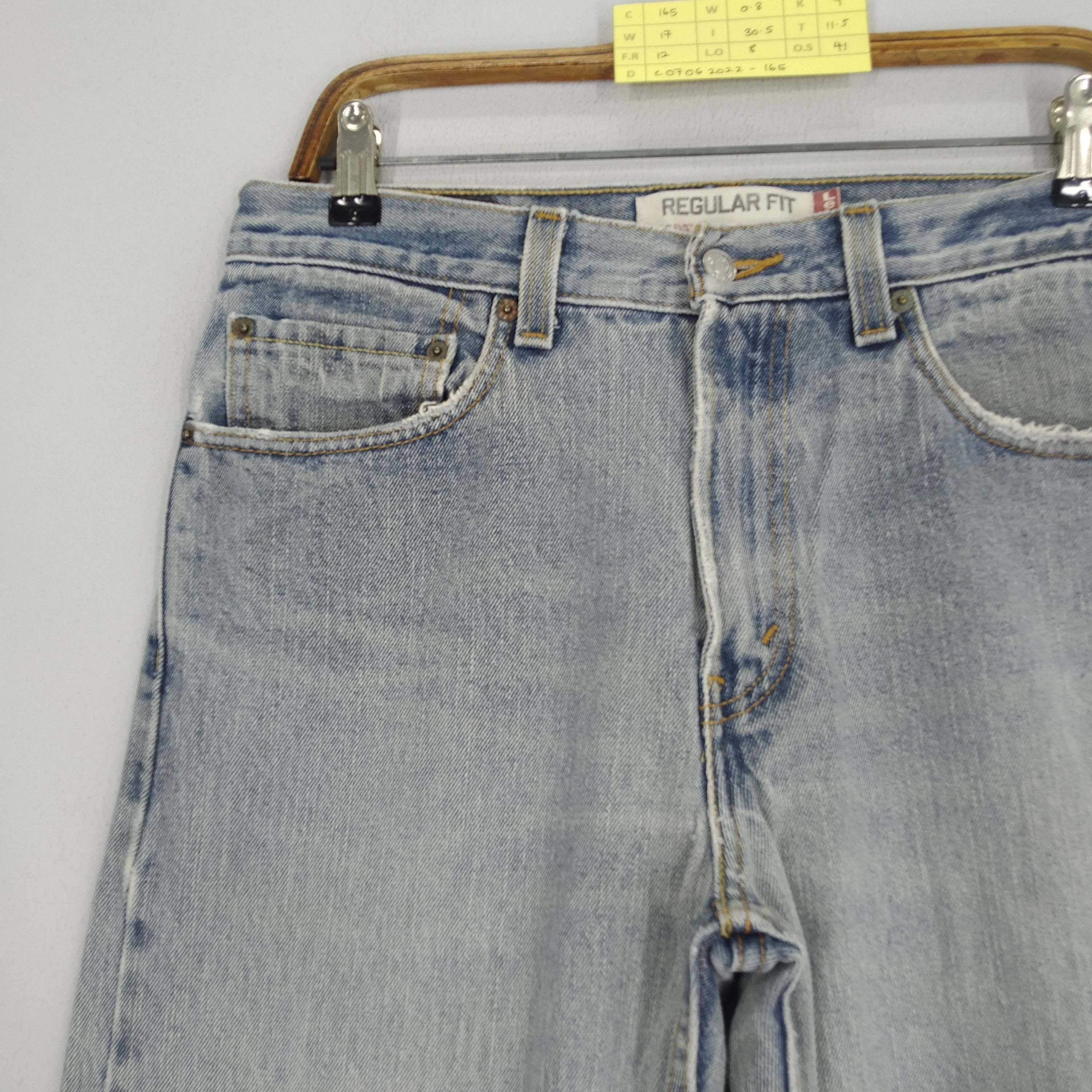 Levi's Vintage 90s Levi's 505 Regular Fit Faded Blue Jeans Ripped Size US 34 / EU 50 - 5 Thumbnail