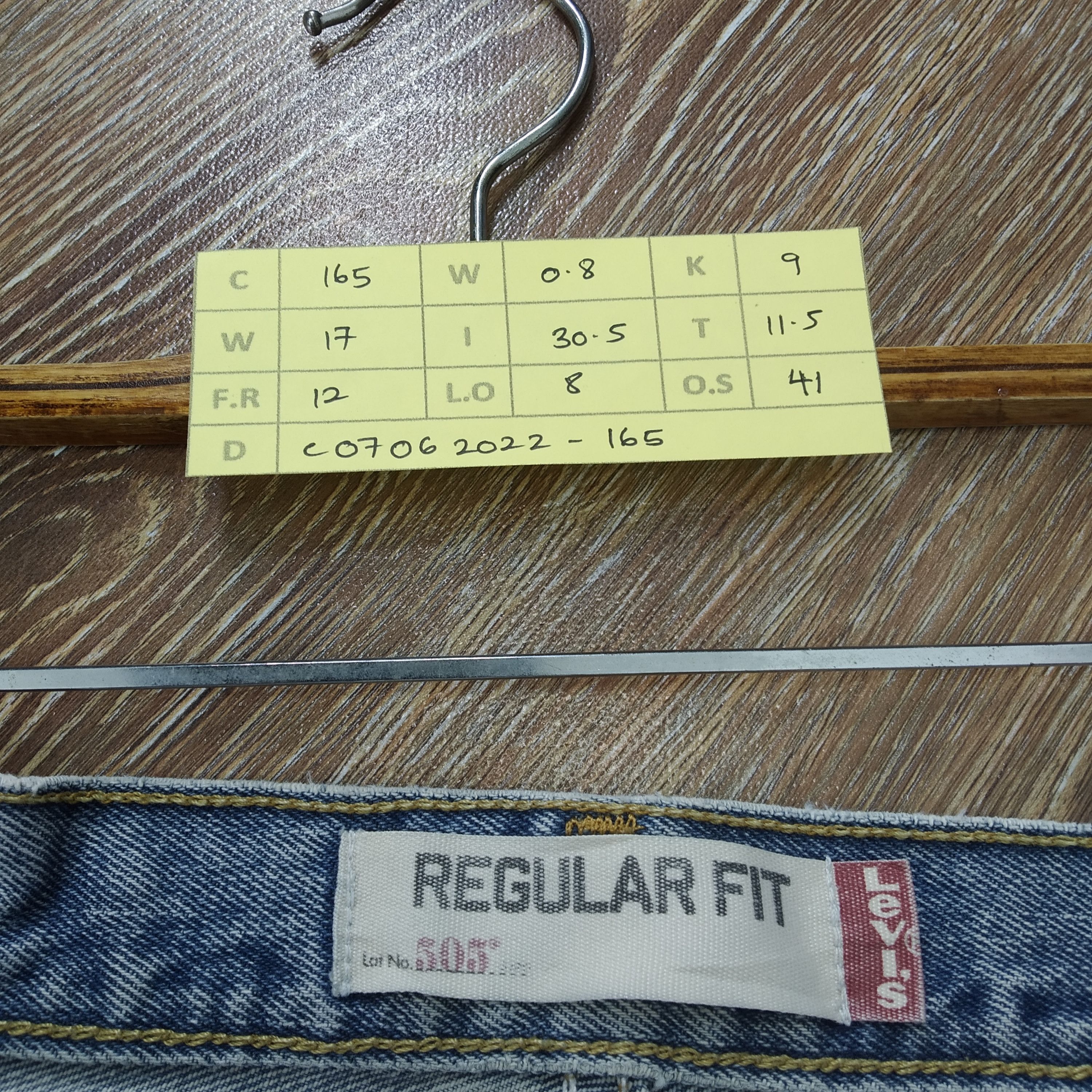 Levi's Vintage 90s Levi's 505 Regular Fit Faded Blue Jeans Ripped Size US 34 / EU 50 - 14 Thumbnail
