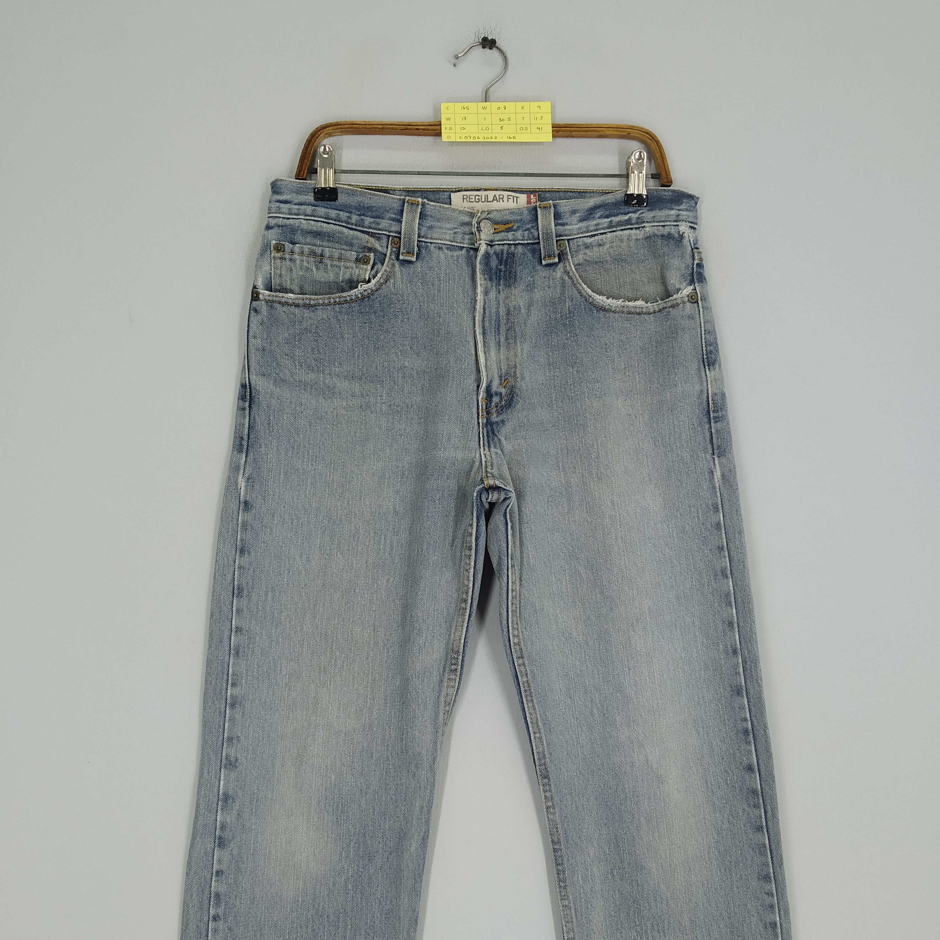Levi's Vintage 90s Levi's 505 Regular Fit Faded Blue Jeans Ripped Size US 34 / EU 50 - 3 Thumbnail