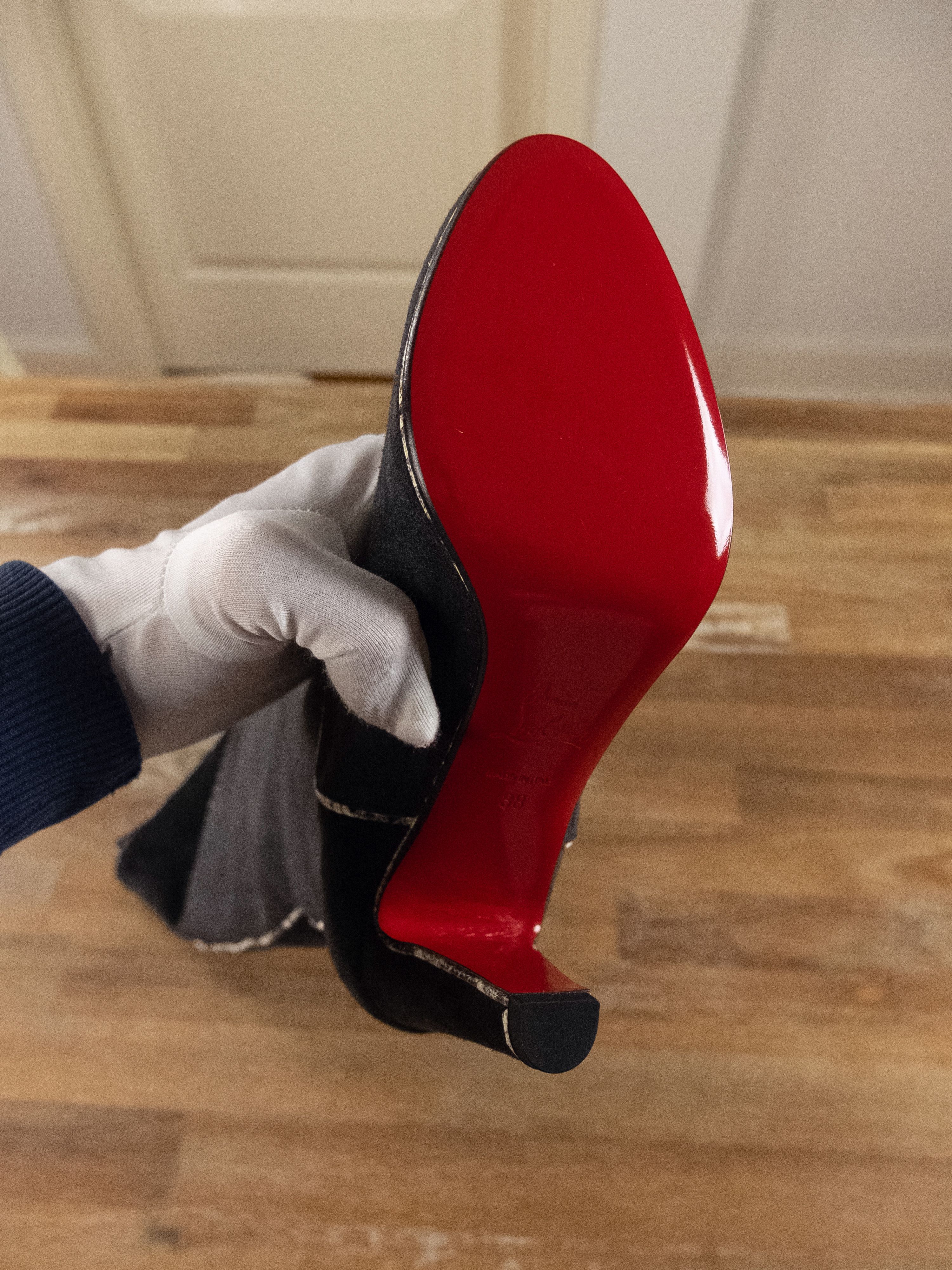 Christian Louboutin CHRISTIAN LOUBOUTIN Louloubotta gray black suede boots 8 38 Size US 8 / IT 38 - 11 Thumbnail
