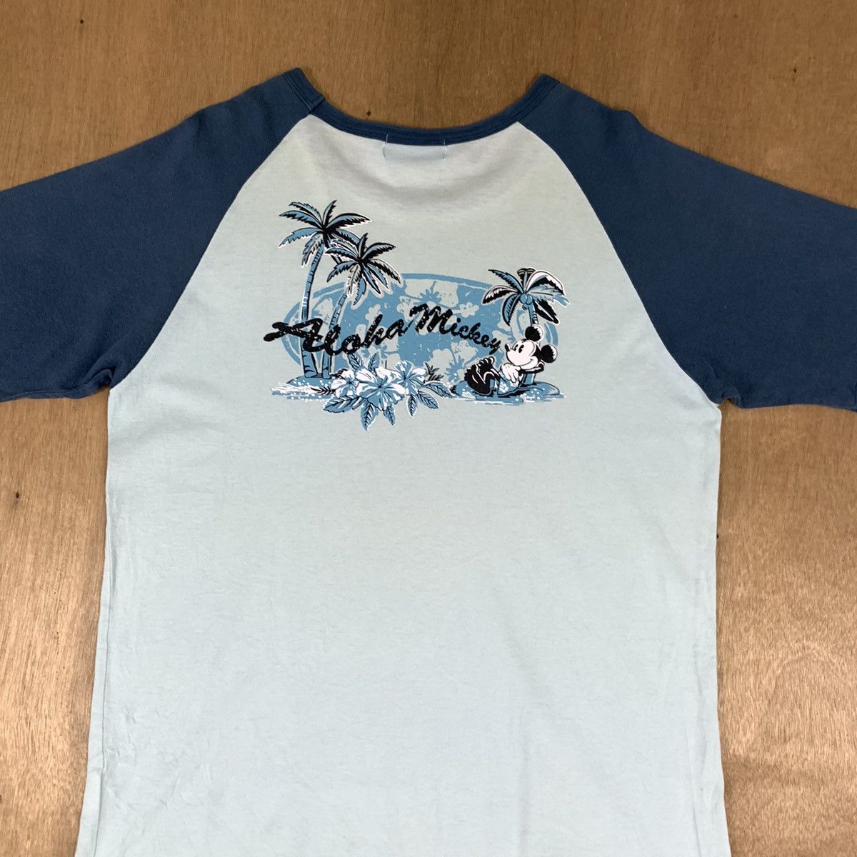 Mickey Mouse DISNEY MICKEY MOUSE Aloha Hawaii BigLogo Raglan Surf Tshirt Size US S / EU 44-46 / 1 - 9 Thumbnail