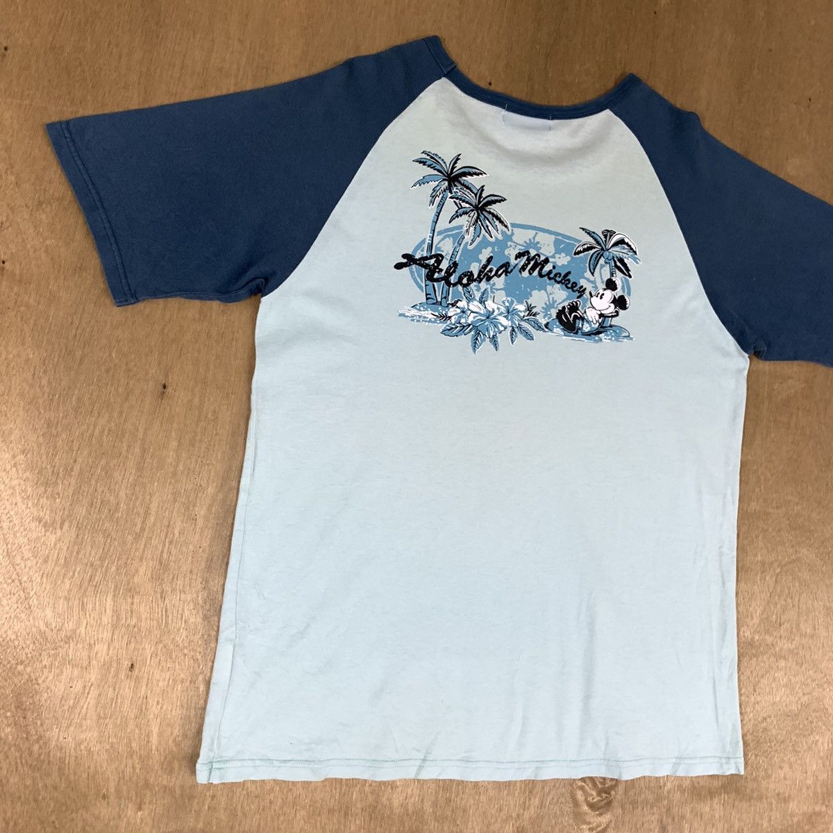 Mickey Mouse DISNEY MICKEY MOUSE Aloha Hawaii BigLogo Raglan Surf Tshirt Size US S / EU 44-46 / 1 - 11 Thumbnail
