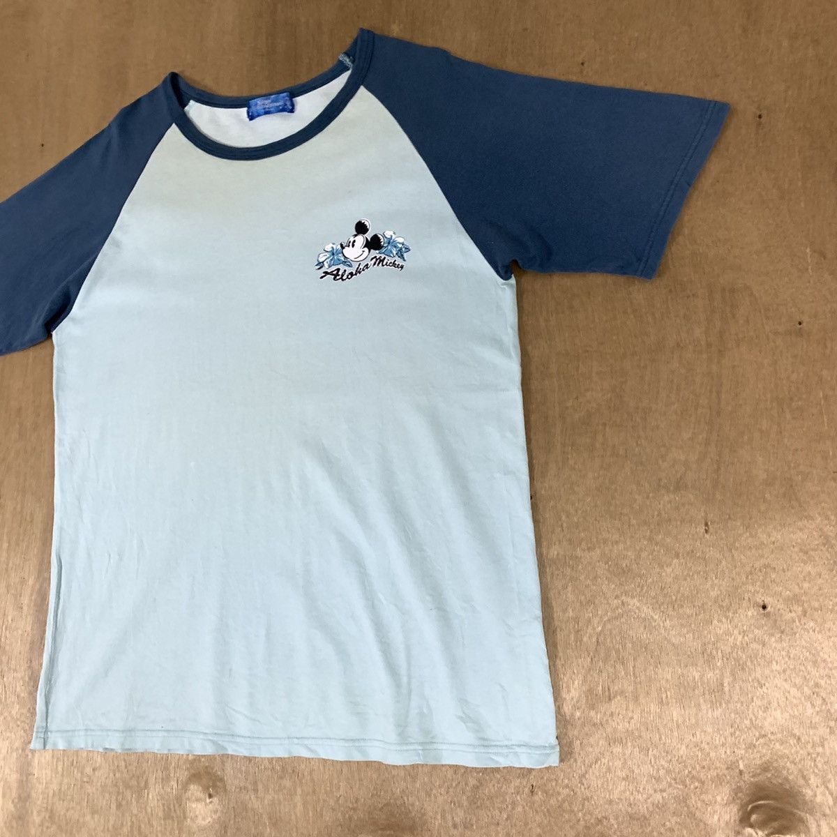 Mickey Mouse DISNEY MICKEY MOUSE Aloha Hawaii BigLogo Raglan Surf Tshirt Size US S / EU 44-46 / 1 - 6 Thumbnail