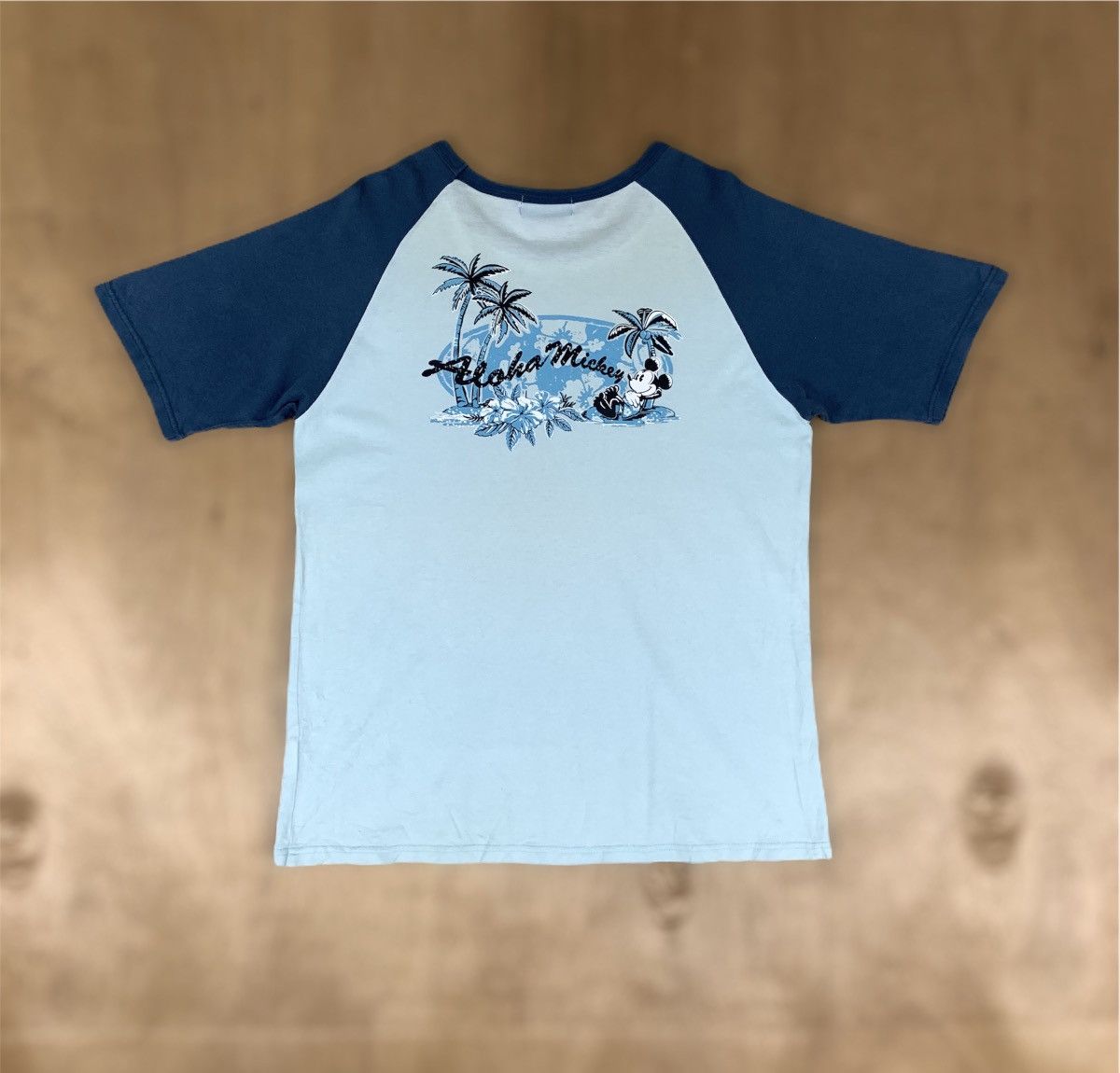 Mickey Mouse DISNEY MICKEY MOUSE Aloha Hawaii BigLogo Raglan Surf Tshirt Size US S / EU 44-46 / 1 - 1 Thumbnail