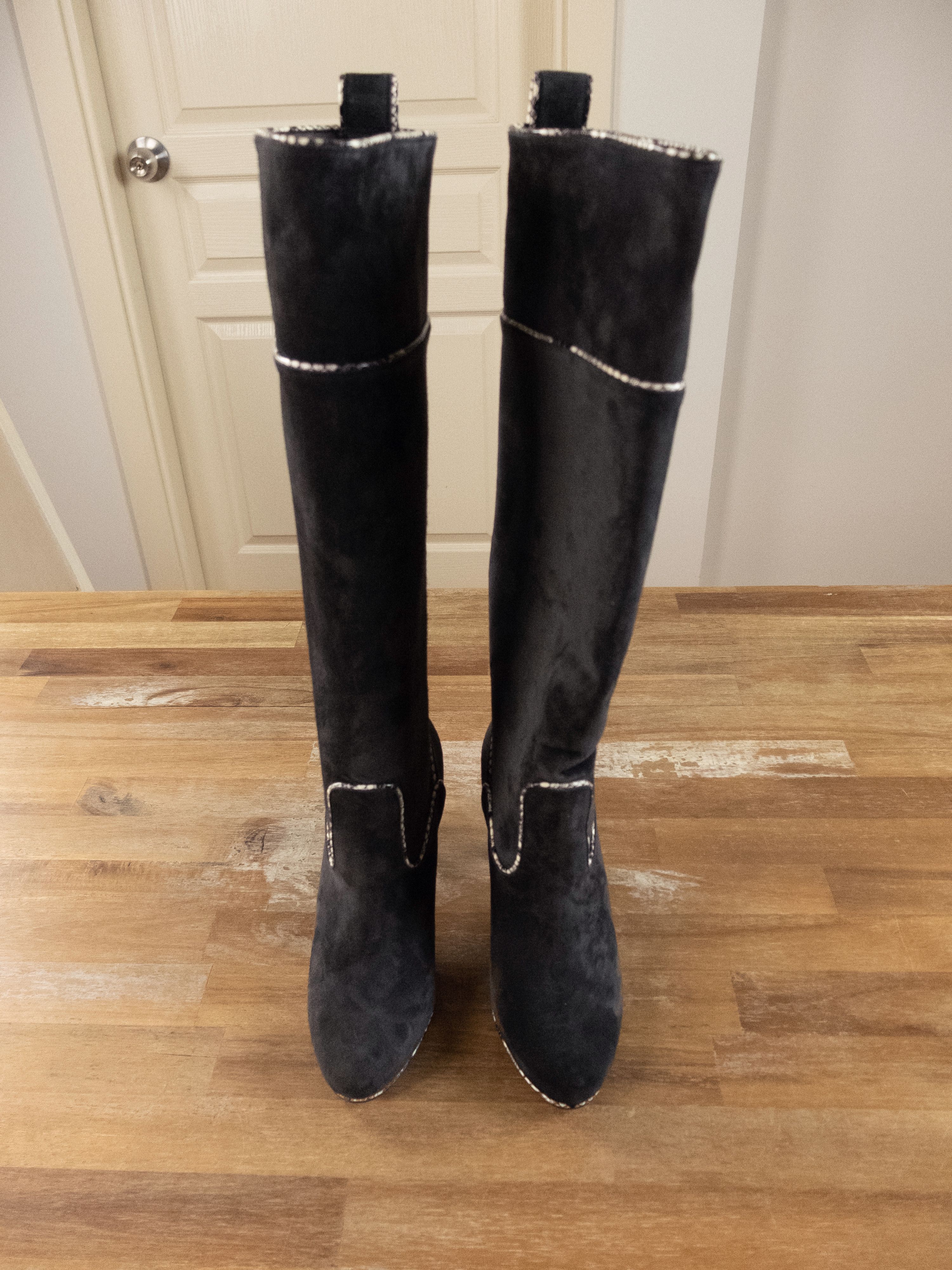 Christian Louboutin CHRISTIAN LOUBOUTIN Louloubotta gray black suede boots 38.5 Size US 8.5 / IT 38.5 - 3 Thumbnail