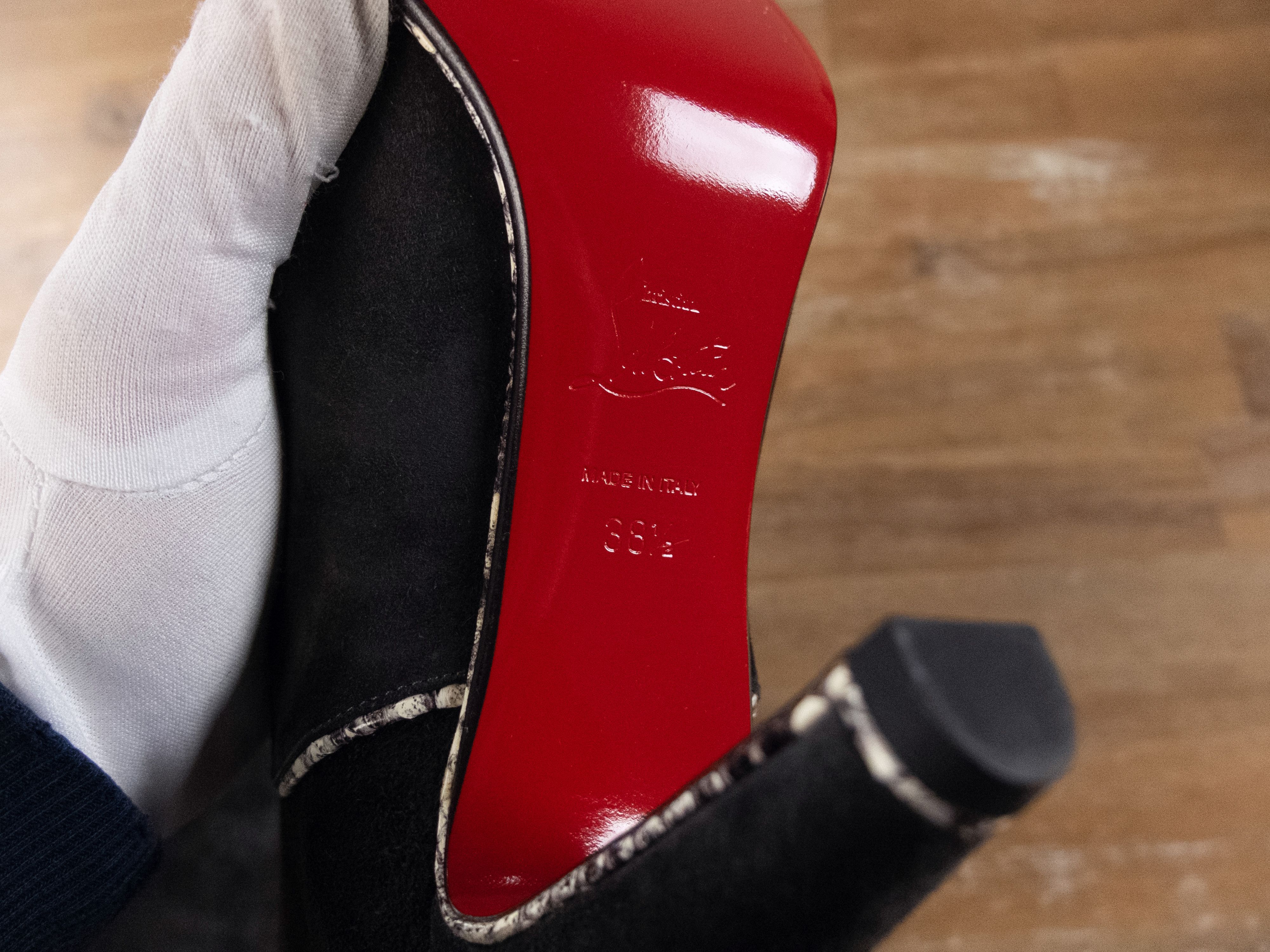 Christian Louboutin CHRISTIAN LOUBOUTIN Louloubotta gray black suede boots 38.5 Size US 8.5 / IT 38.5 - 9 Thumbnail