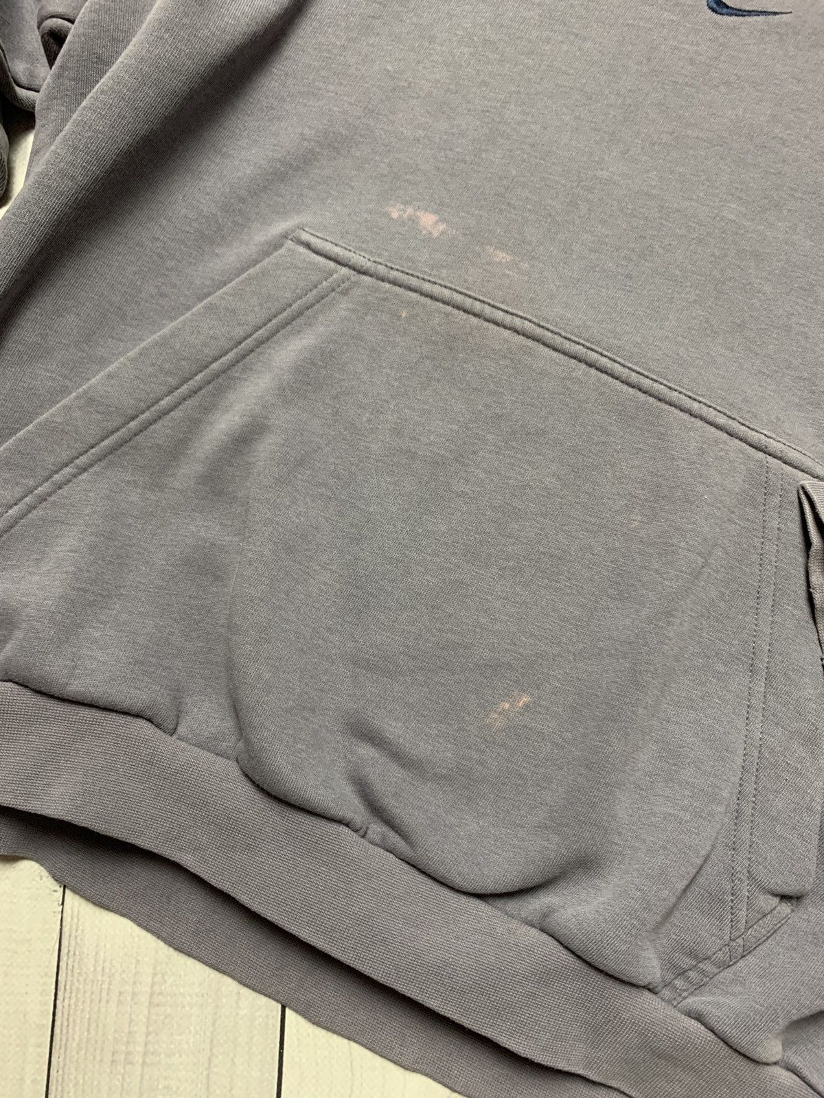 Nike × Vintage Vintage Nike hoodie big logo distressed size M Size US M / EU 48-50 / 2 - 5 Thumbnail