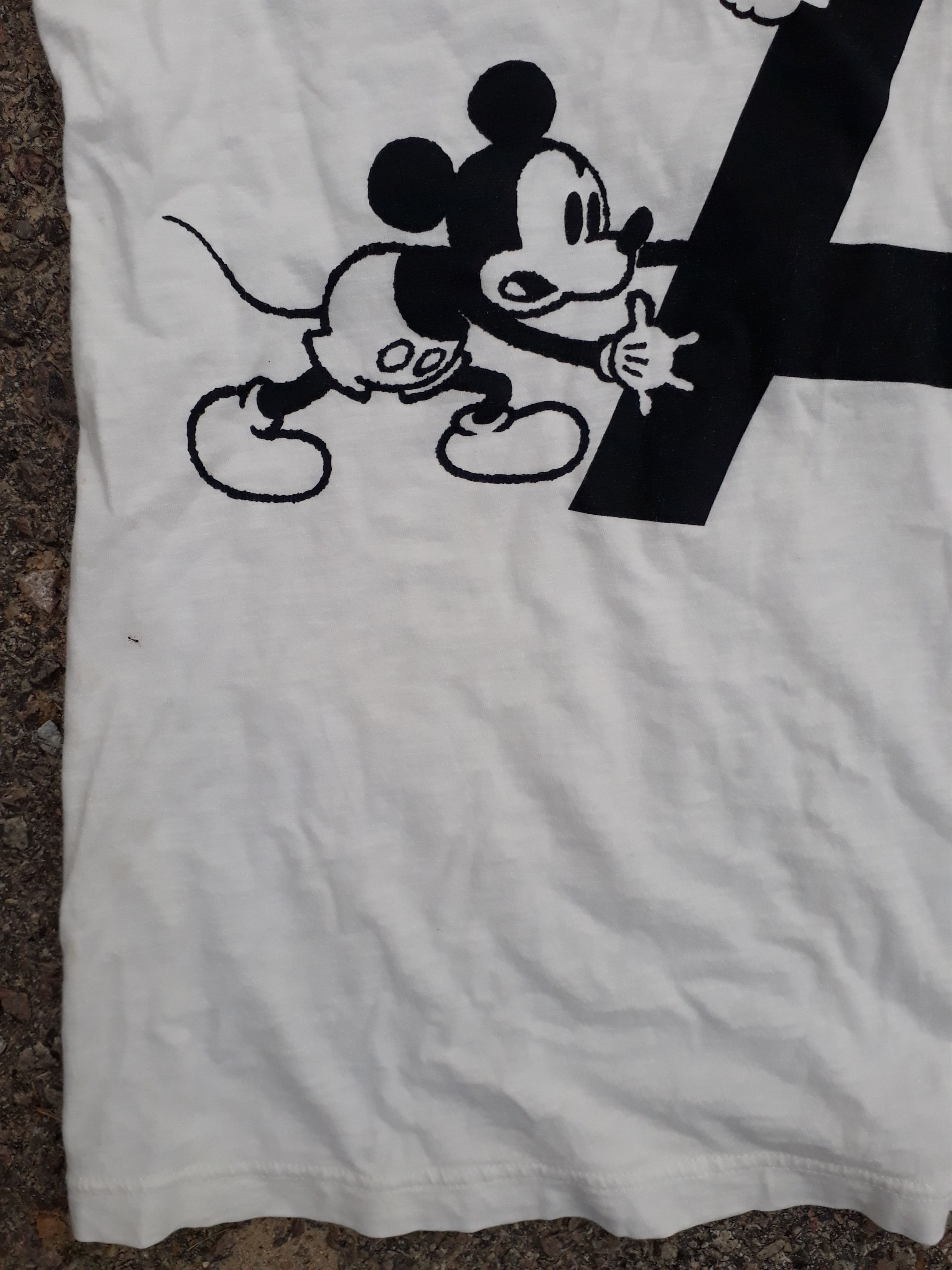 Jun Takahashi × Undercover × Uniqlo 💥FINAL DROP💥UNIQLO UNDERCOVER DISNEY SMALL FIT Size M / US 6-8 / IT 42-44 - 5 Thumbnail