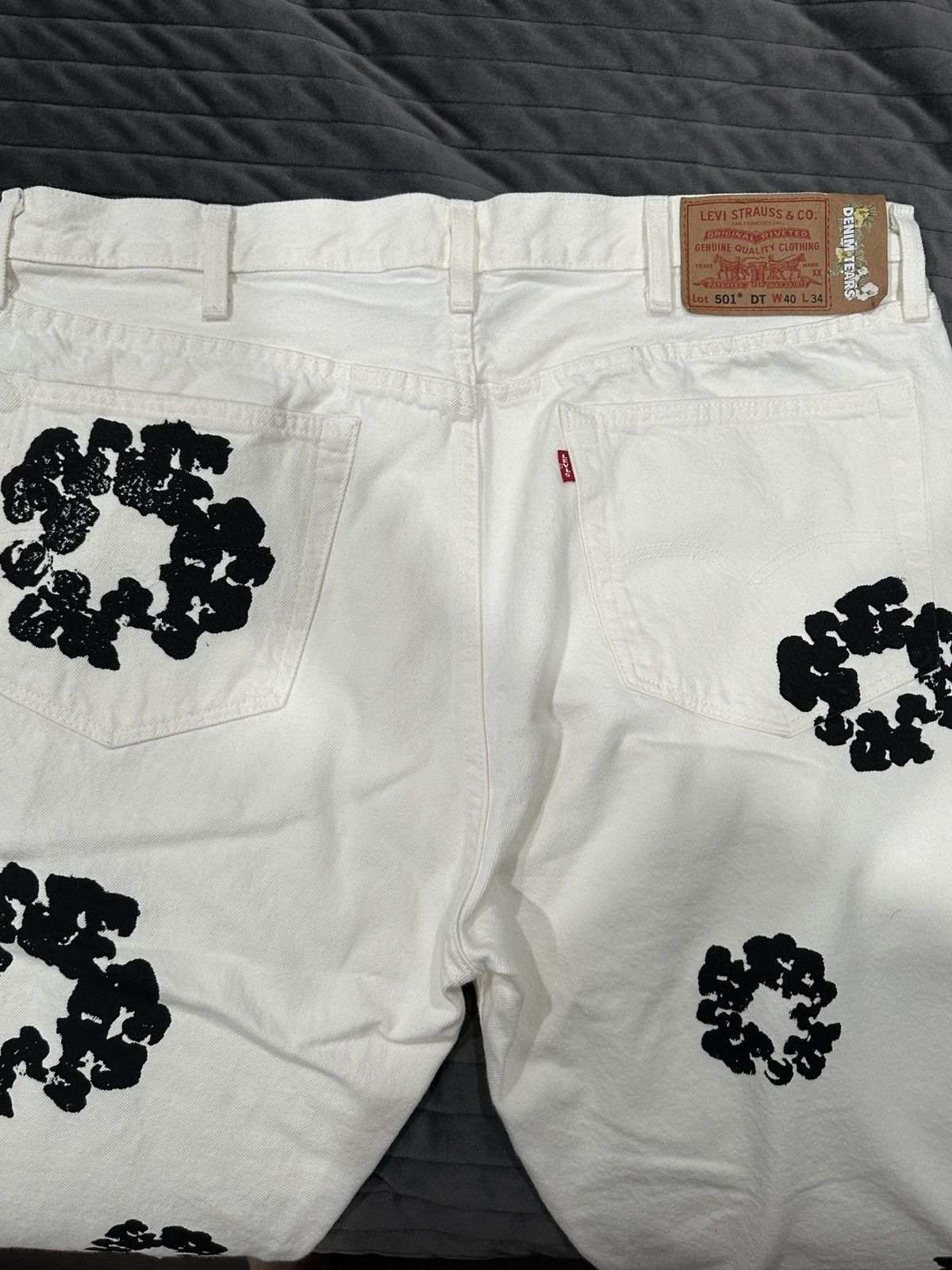 DENIM TEARS × Levi's DENIM TEARS LEVIS 501 WHITE JEANS 40x34 Size US 40 / EU 56 - 1 Thumbnail