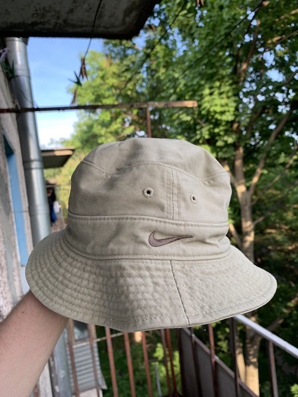 Nike 90s Vintage Nike Beige Swoosh Y2K Bucket Hat Cap Size ONE SIZE - 7 Thumbnail