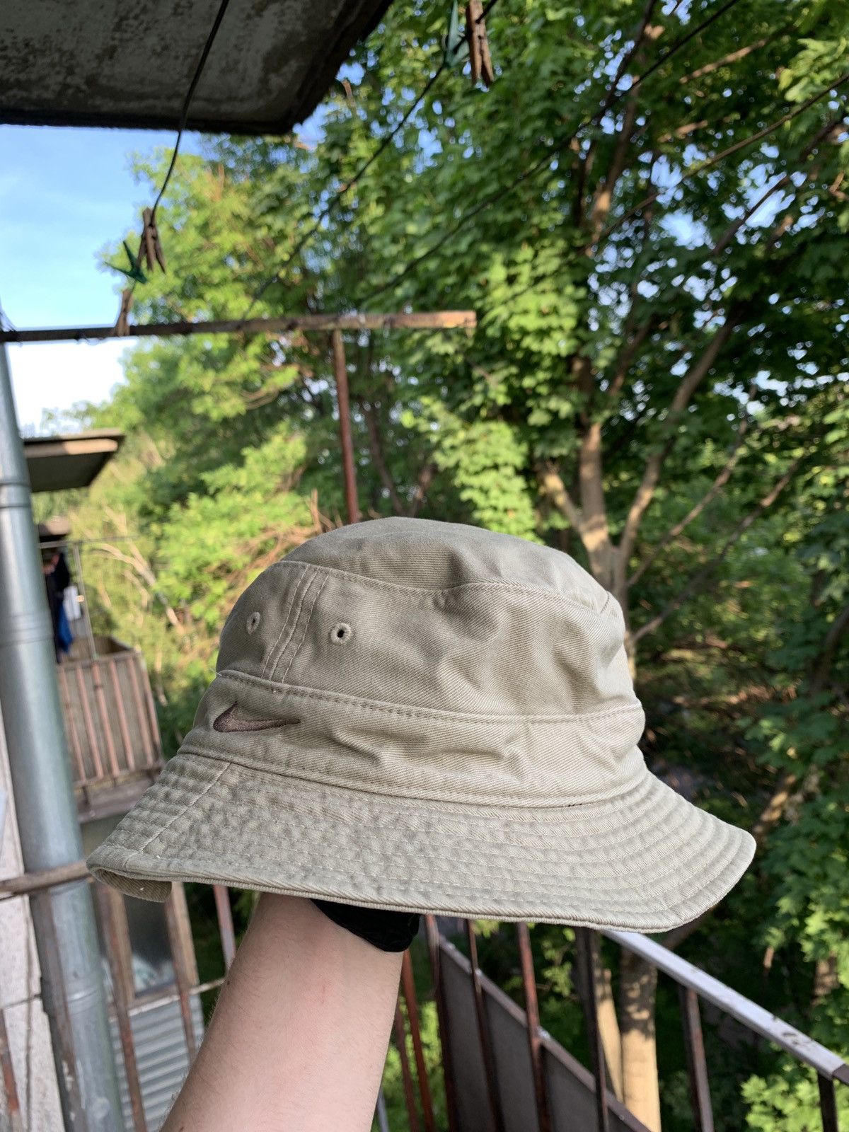 Nike 90s Vintage Nike Beige Swoosh Y2K Bucket Hat Cap Size ONE SIZE - 8 Thumbnail