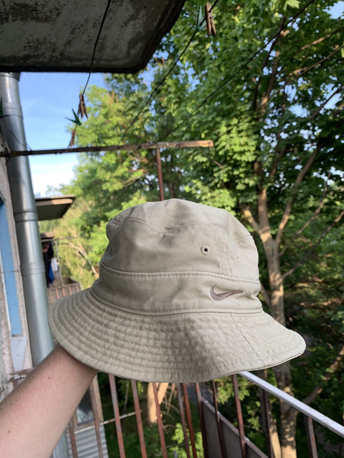 Nike 90s Vintage Nike Beige Swoosh Y2K Bucket Hat Cap Size ONE SIZE - 6 Thumbnail