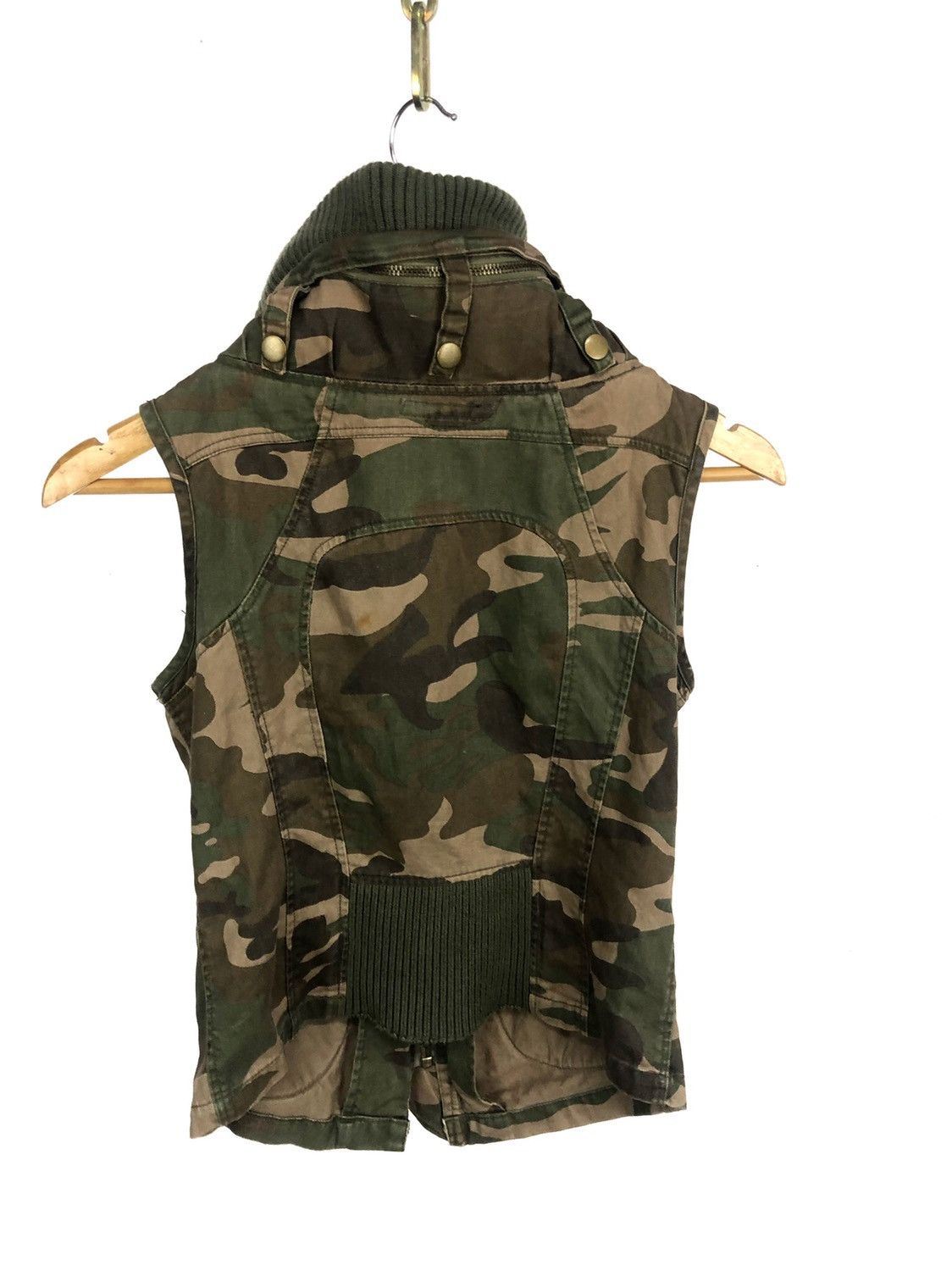 Japanese Brand Japanese brand ingni tactical vest camo Size US S / EU 44-46 / 1 - 2 Thumbnail