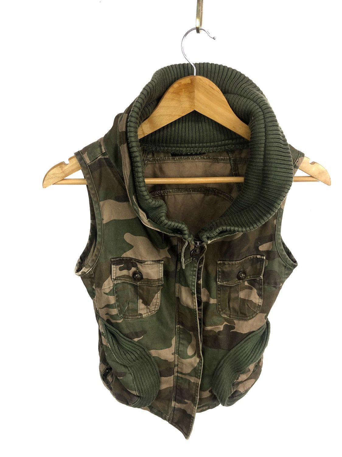 Japanese Brand Japanese brand ingni tactical vest camo Size US S / EU 44-46 / 1 - 4 Thumbnail