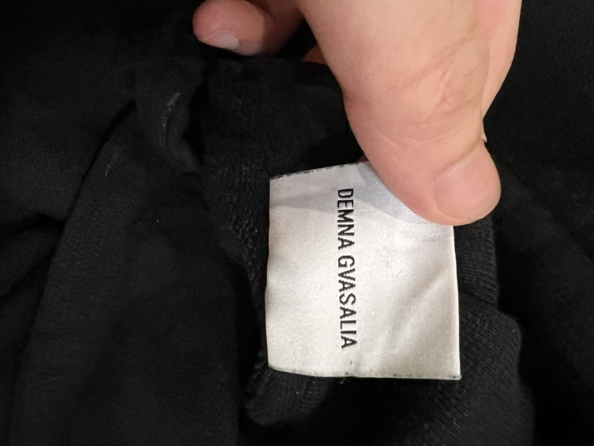 Vetements Metal logo tour hoodie Size US M / EU 48-50 / 2 - 8 Thumbnail