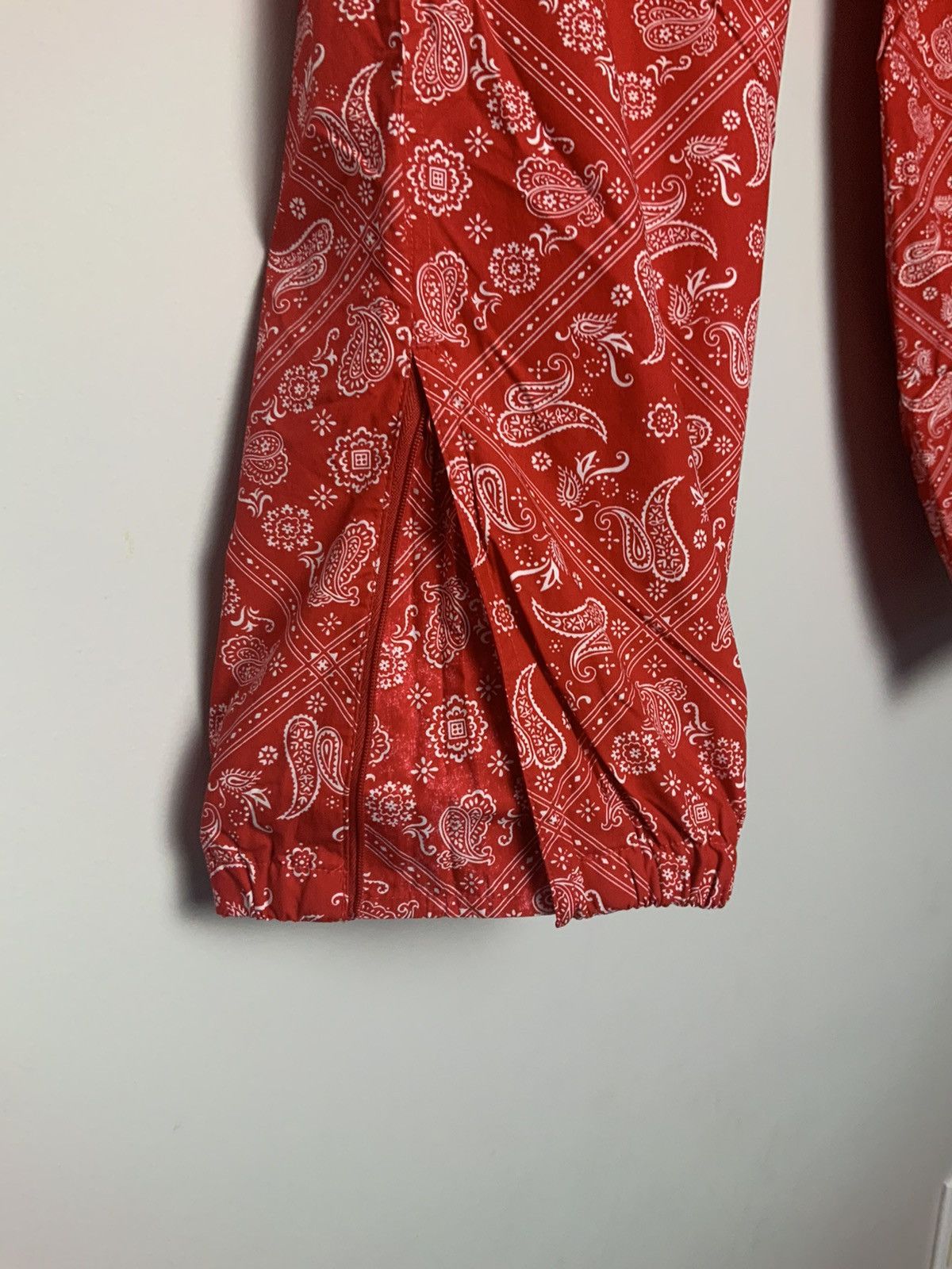 Supreme Supreme Paisley Bandana Track Pants Red Medium Size US 32 / EU 48 - 6 Thumbnail