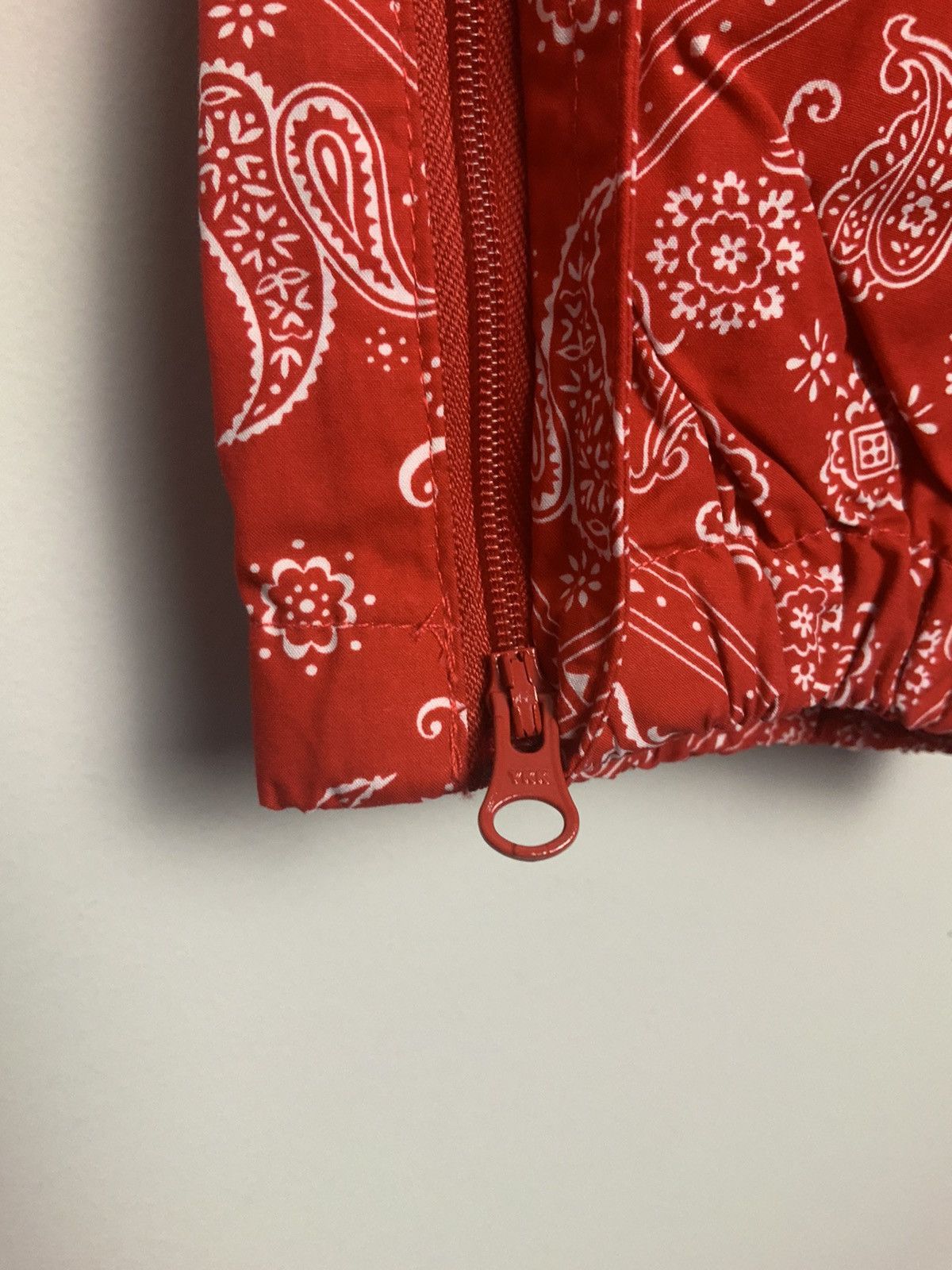Supreme Supreme Paisley Bandana Track Pants Red Medium Size US 32 / EU 48 - 5 Thumbnail