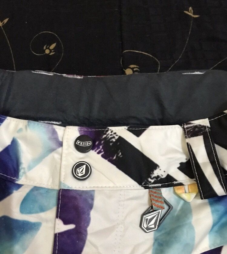 Volcom 🔥rare🔥volcom multicolor ski pants s35 Size US 35 - 4 Thumbnail