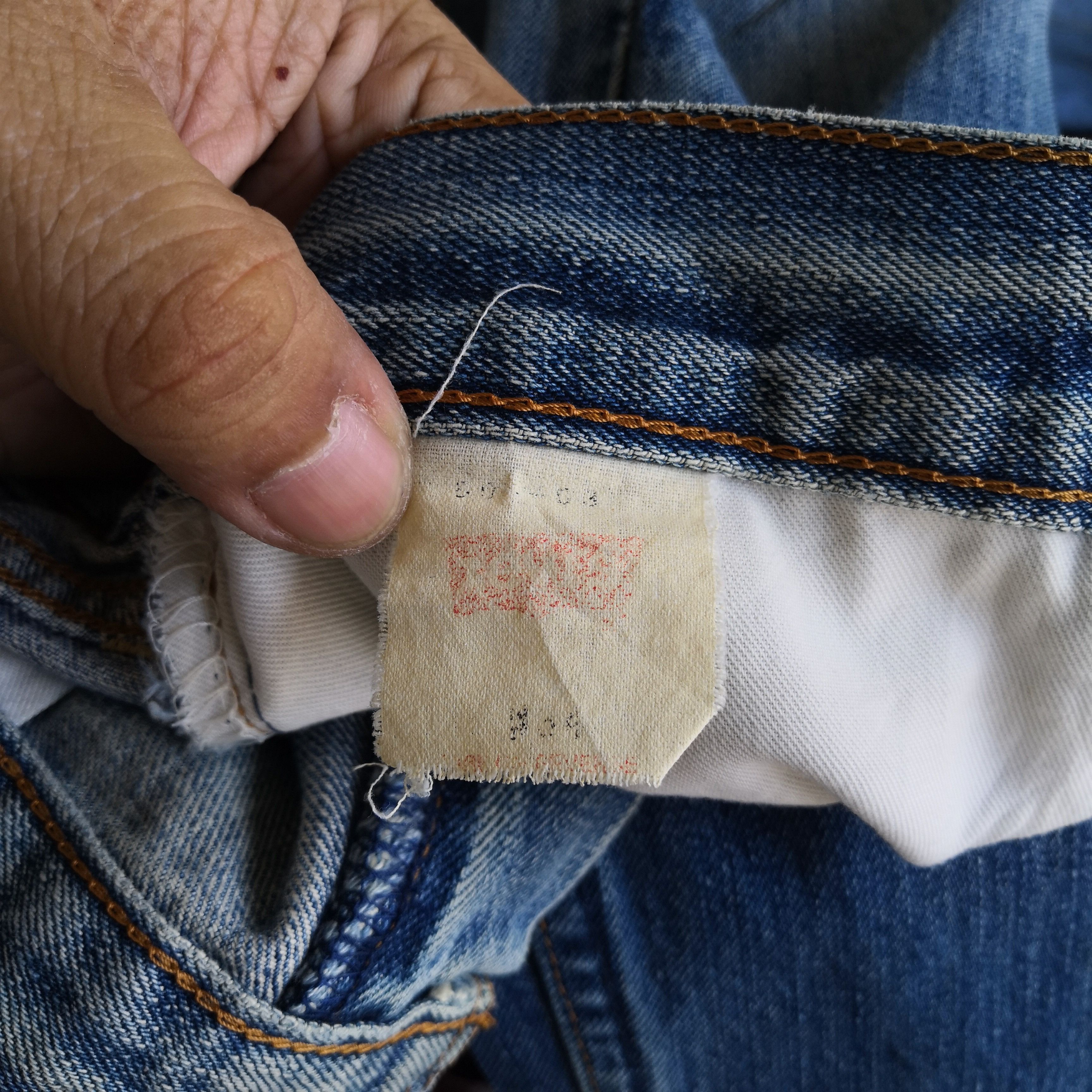 Levi's Vintage Y2K Levis Distressed Denim Levi's Crazy Baggy Jeans Size US 32 / EU 48 - 13 Thumbnail