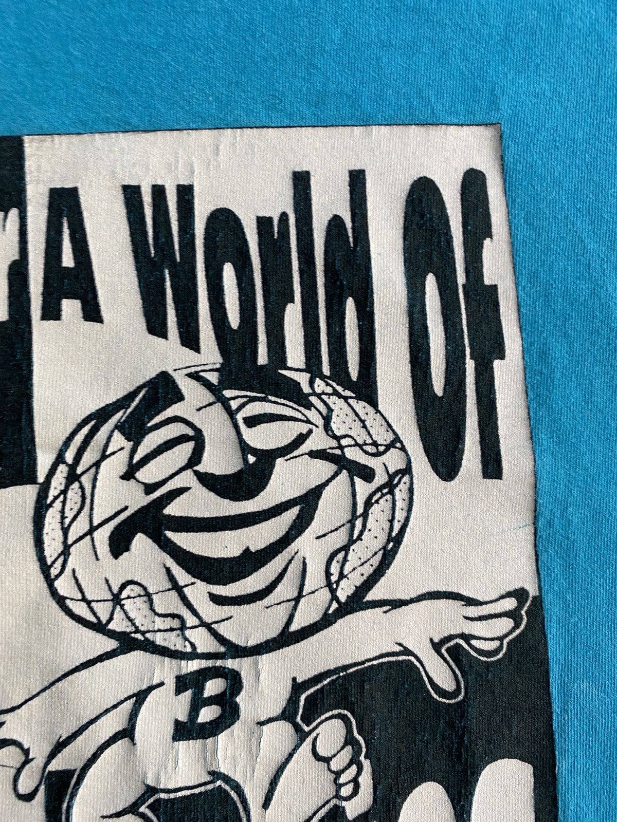Fruit Of The Loom Vintage 1993 Walk America Distressed Single Stitch Tee Size US L / EU 52-54 / 3 - 5 Thumbnail