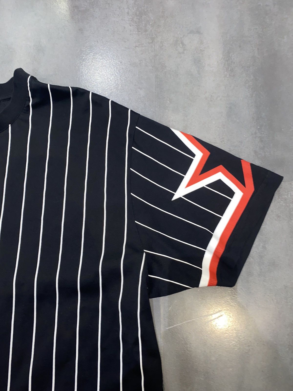 Givenchy Givenchy Tisci Era Star Logo Striped Jersey T-Shirt Size US L / EU 52-54 / 3 - 10 Thumbnail
