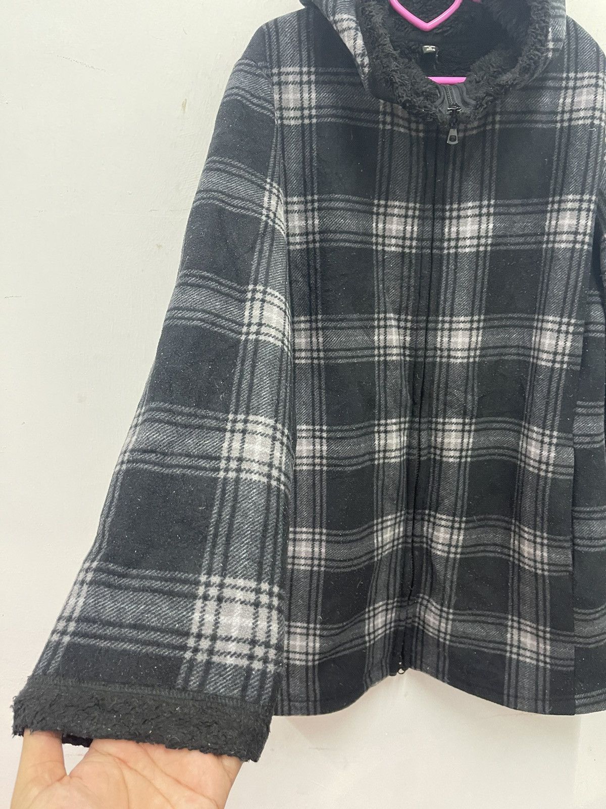 Japanese Brand Rare UNIQLO Japan Plaid Tartan Hoodie Sherpa Jacket Size US XL / EU 56 / 4 - 2 Thumbnail